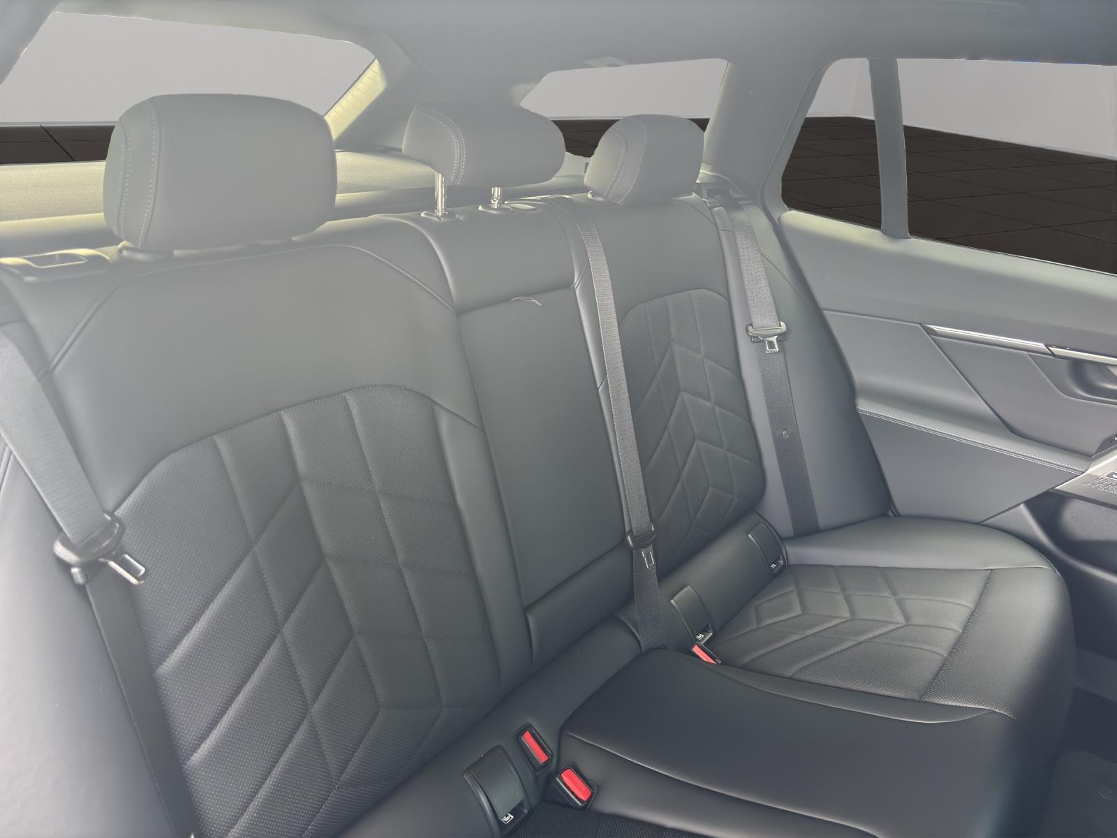 BMW 520d xDrive Touring-image-11