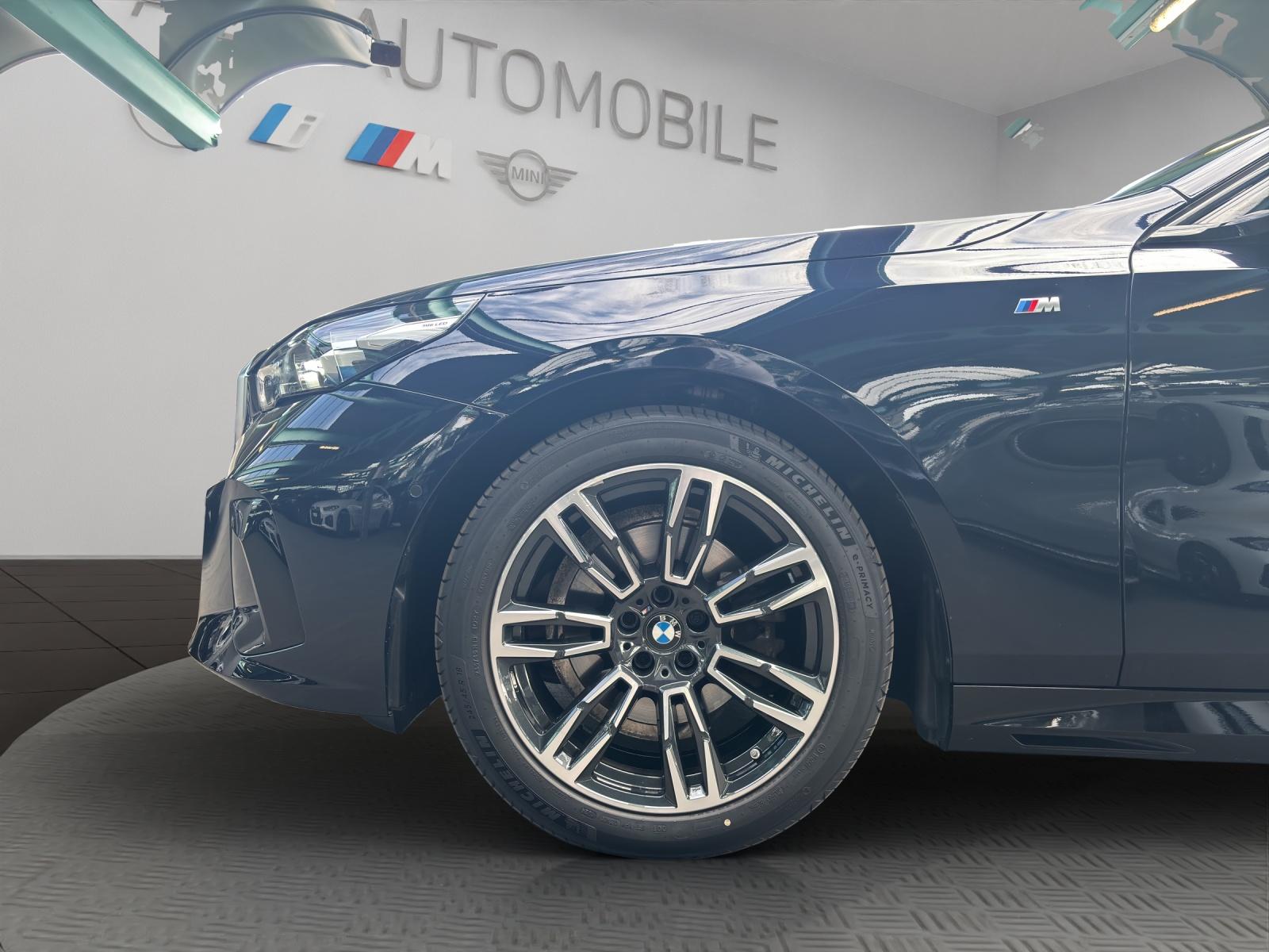 BMW 520d xDrive Touring-image-17
