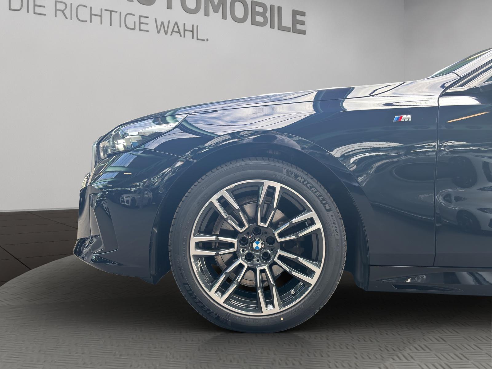 BMW 520d xDrive Touring-image-16