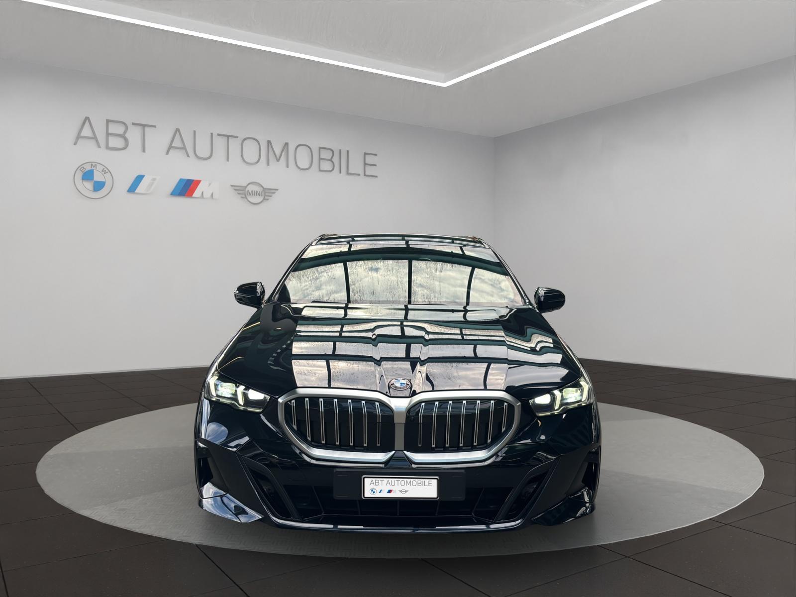 BMW 520d xDrive Touring-image-1