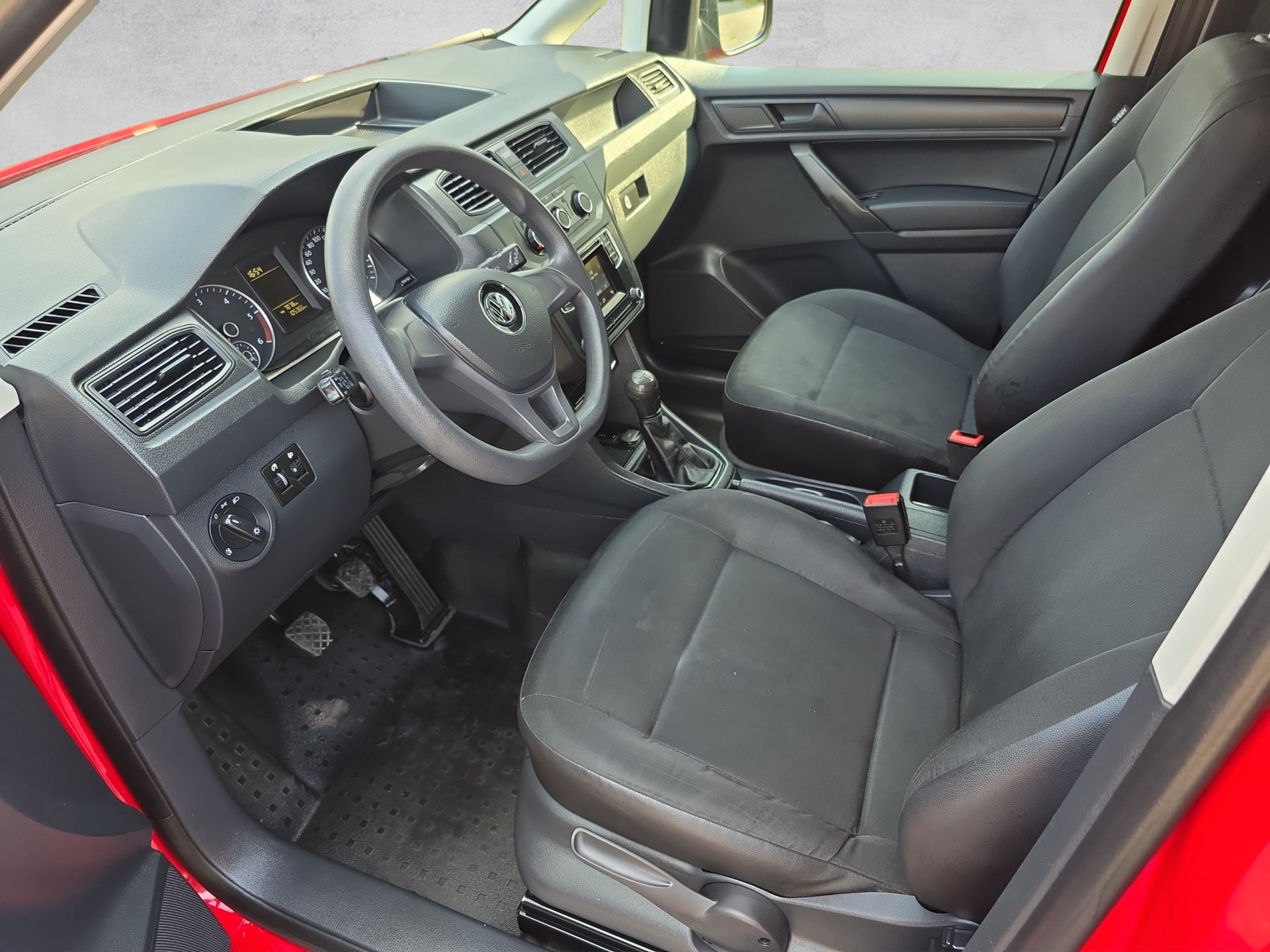 VW Caddy Maxi 2.0TDI BlueMotion Technology-image-6