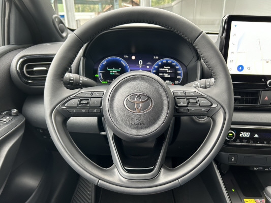 TOYOTA Yaris 1.5 Premium e-CVT-image-8