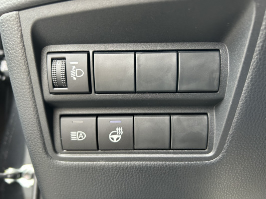 TOYOTA Yaris 1.5 Premium e-CVT-image-14