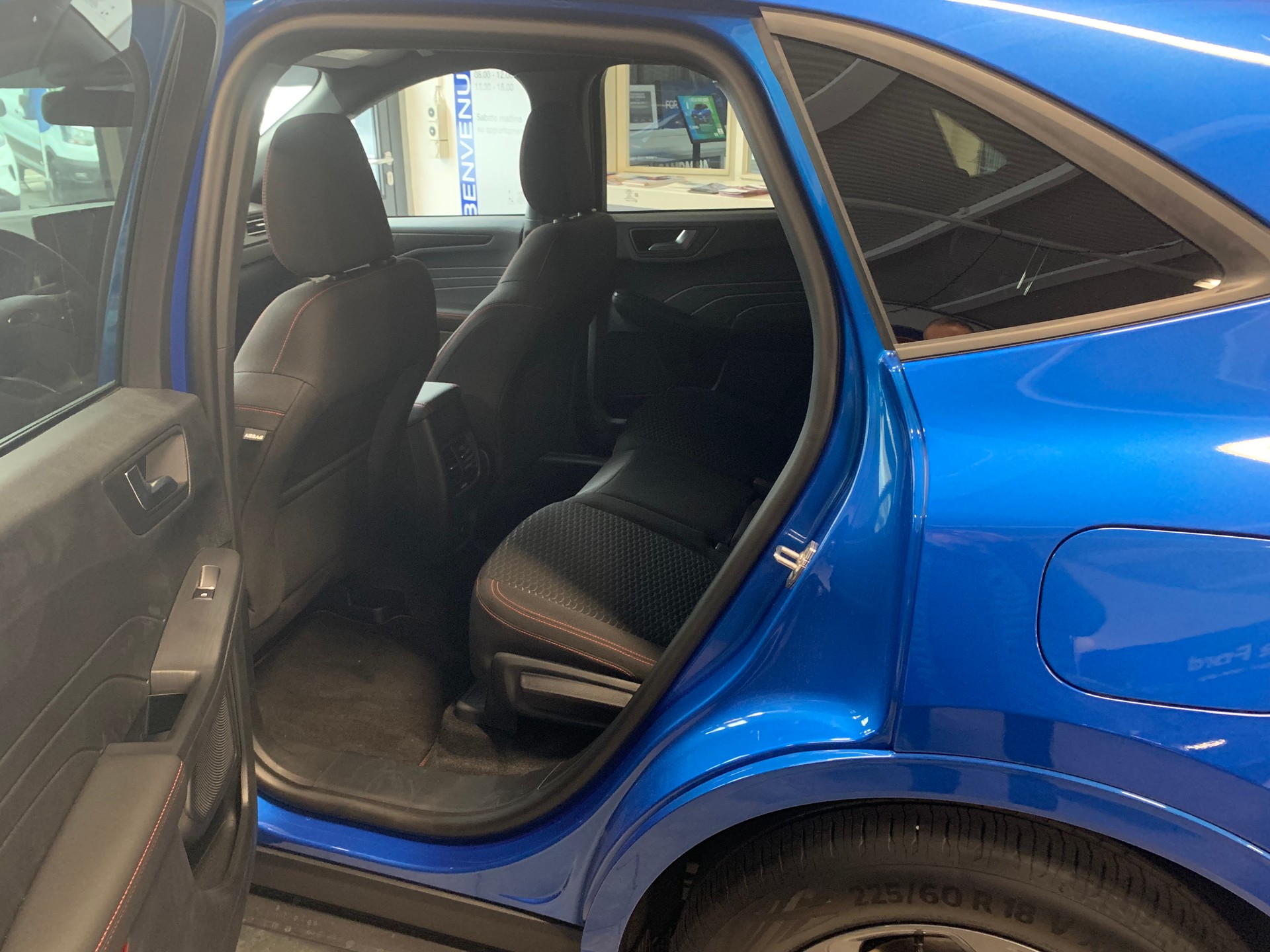 FORD Kuga 2.5 FHEV ST-Line 4WD-image-7