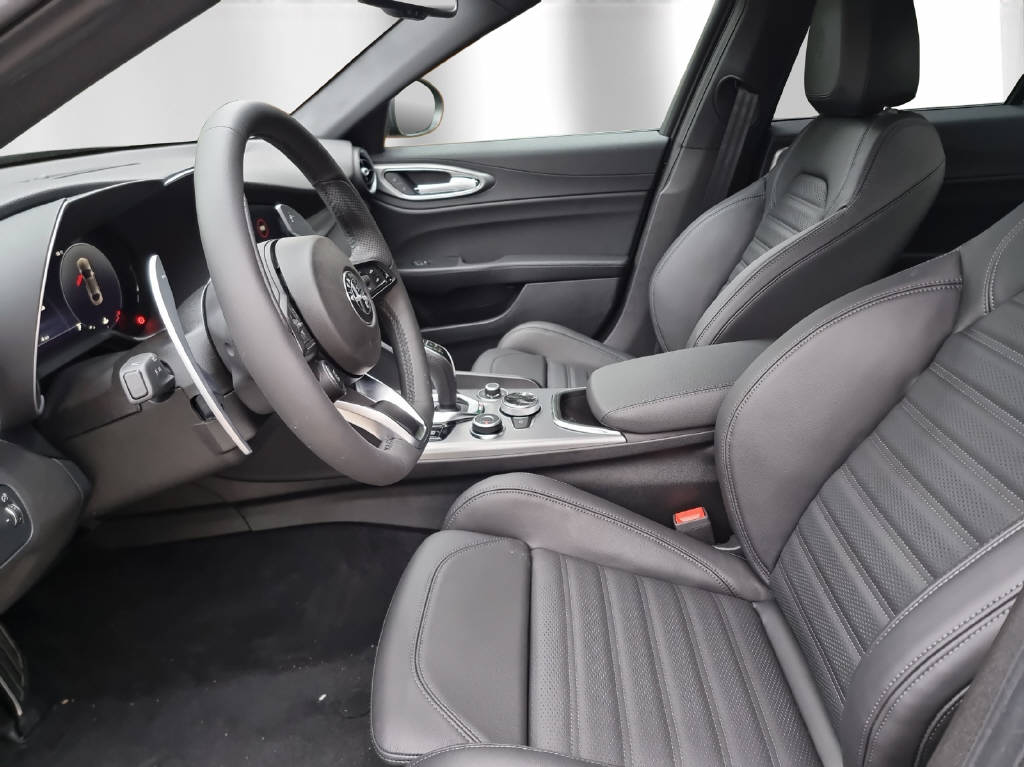ALFA ROMEO Giulia 2.0 Q4 Veloce-image-3