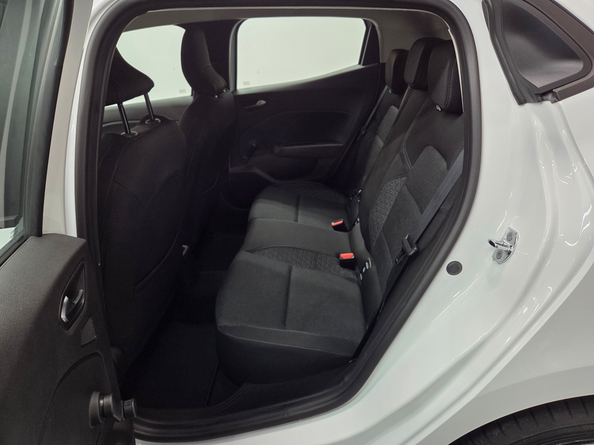 RENAULT Clio 1.0 Business CVT-image-11