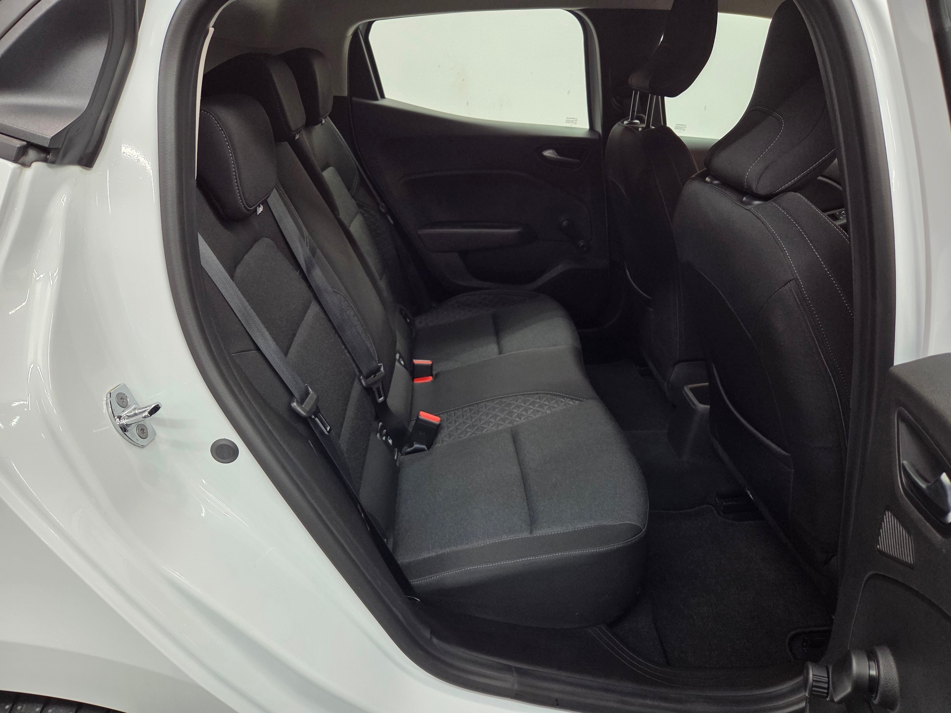 RENAULT Clio 1.0 Business CVT-image-12