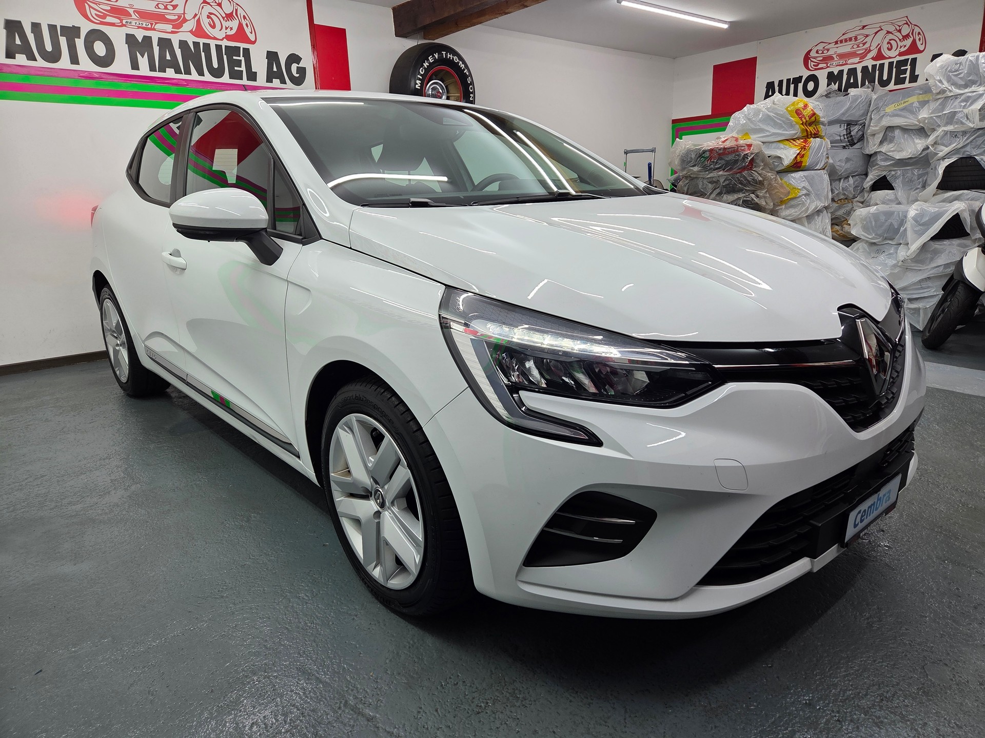 RENAULT Clio 1.0 Business CVT-image-1