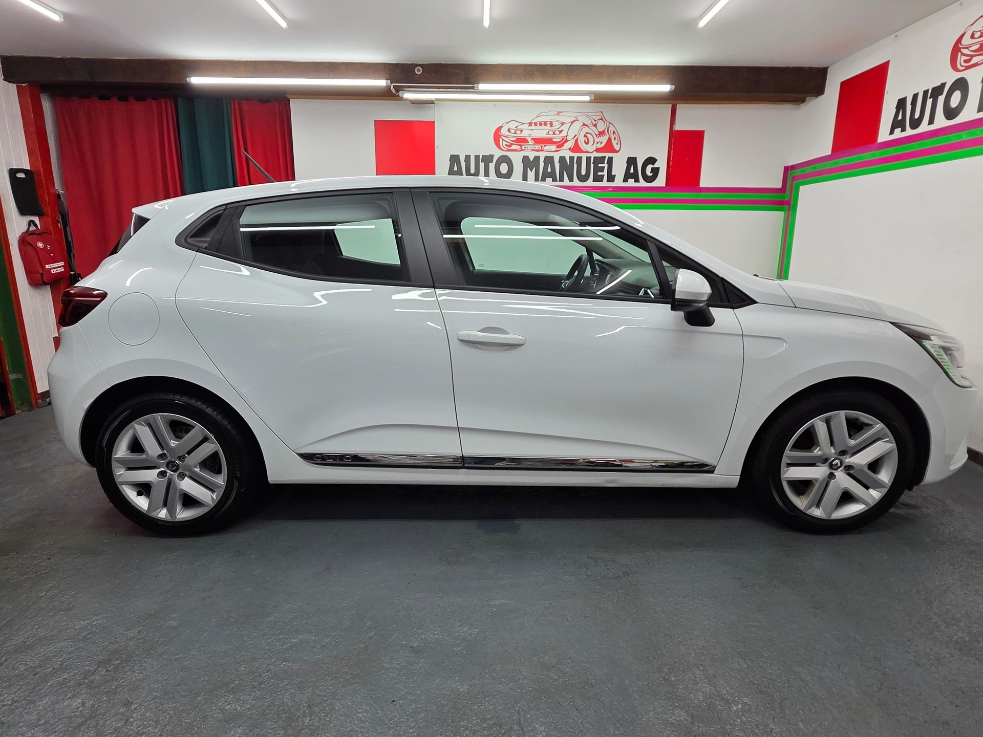 RENAULT Clio 1.0 Business CVT-image-4