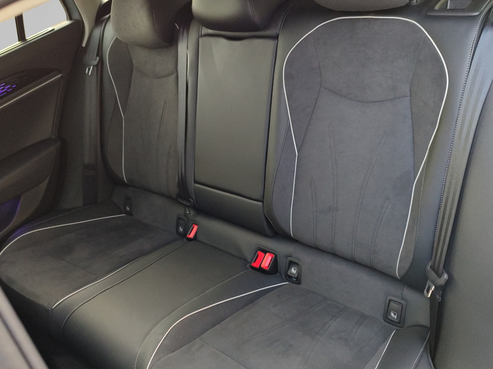 VW Passat Variant 2.0 TSI evo4 Elegance 4 Motion DSG-image-10