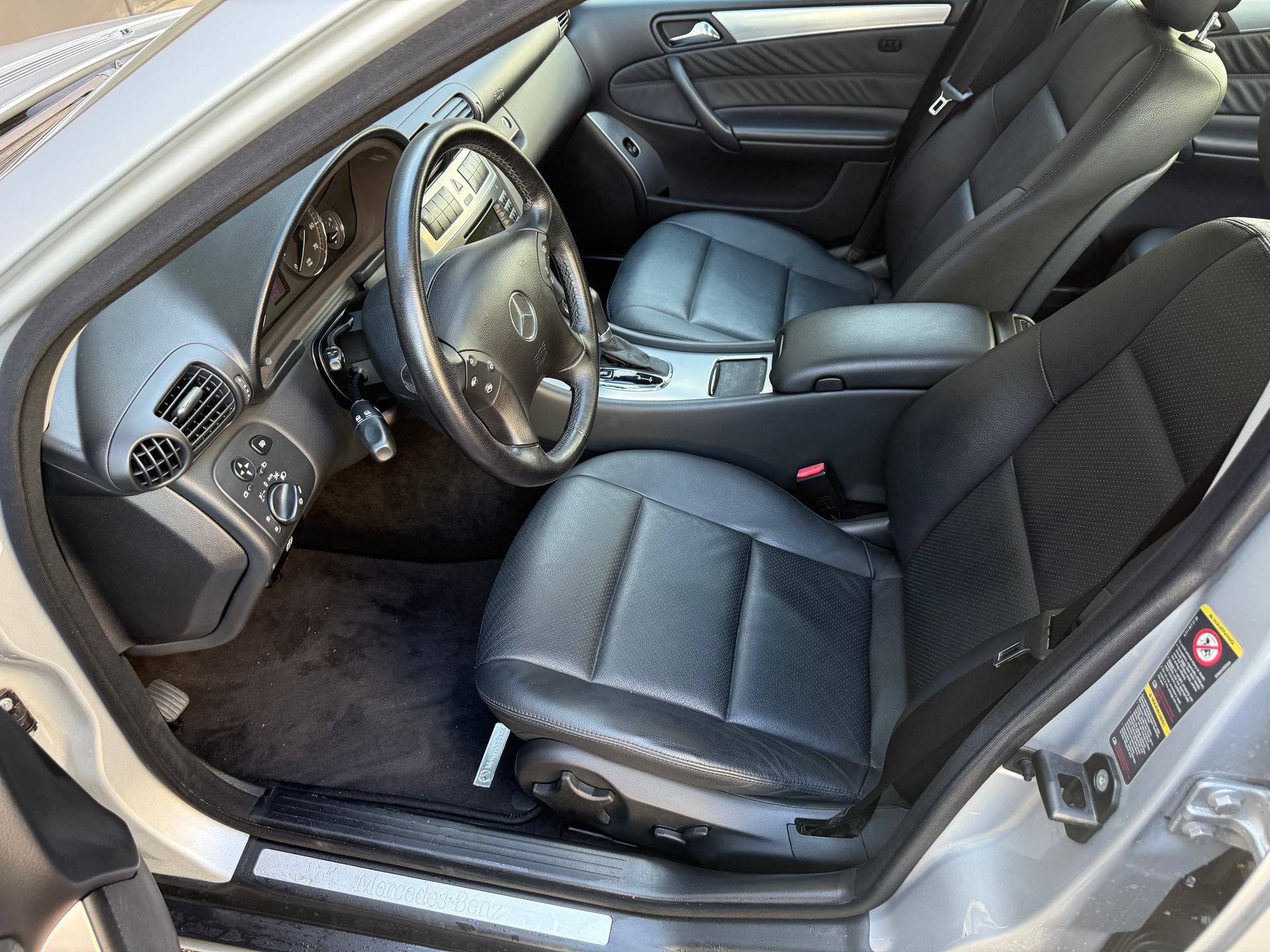 MERCEDES-BENZ C 280 Avantgarde 4Matic Automatic-image-4