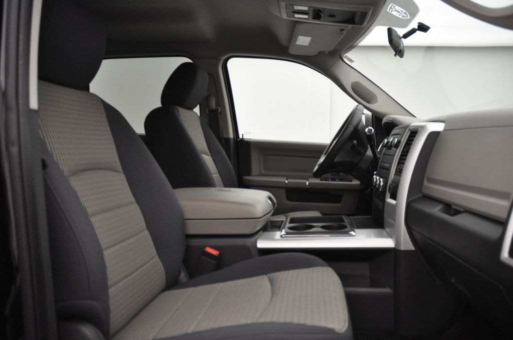 DODGE Ram 2500 6.7 TD Crew Cab SLT-image-12