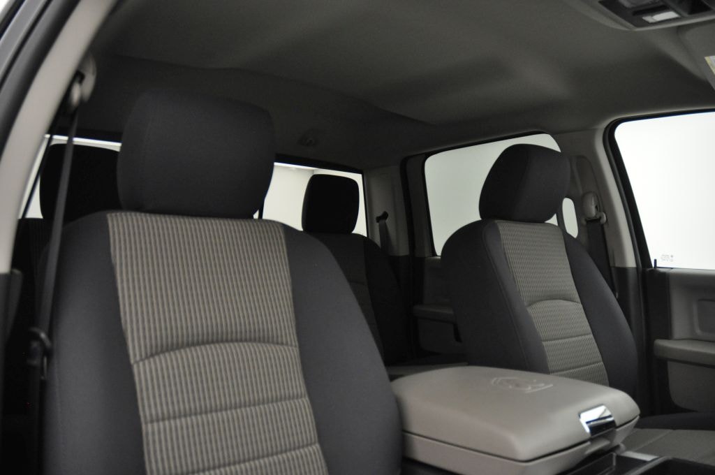 DODGE Ram 2500 6.7 TD Crew Cab SLT-image-13