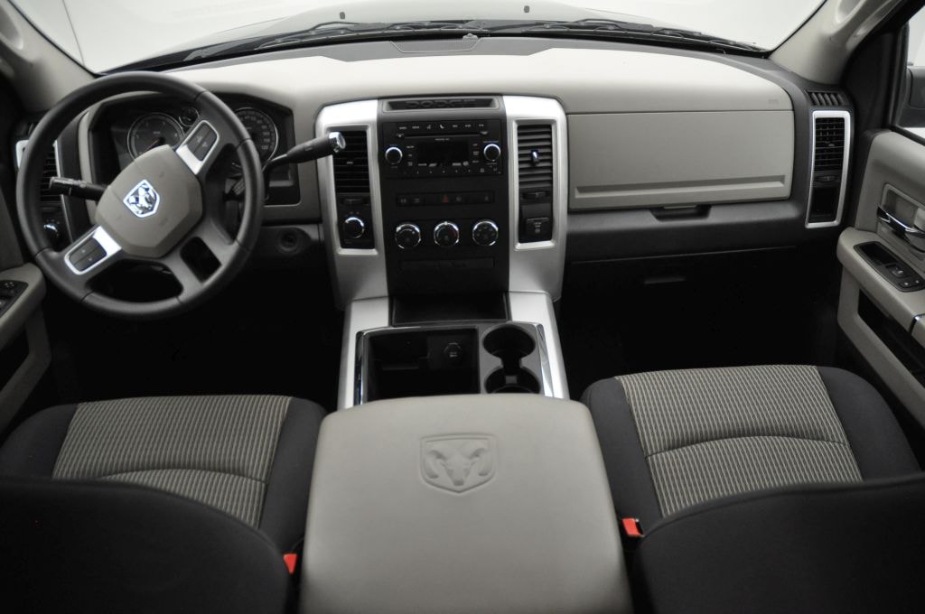 DODGE Ram 2500 6.7 TD Crew Cab SLT-image-10