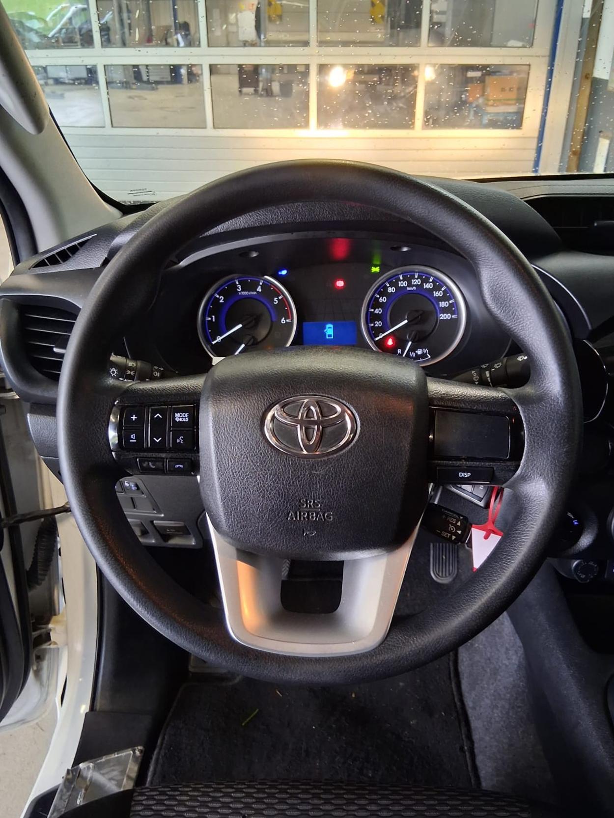 TOYOTA Hilux Extra Cab.-Chassis 2.4 D-4D 170 Luna-image-13
