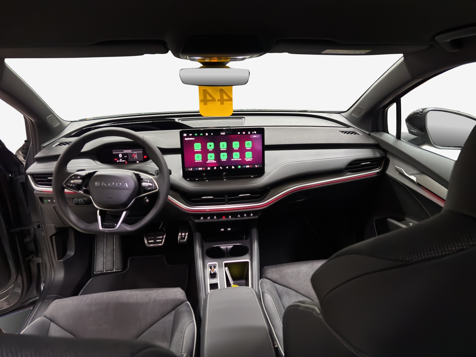 SKODA Enyaq 85 Sportline-image-8