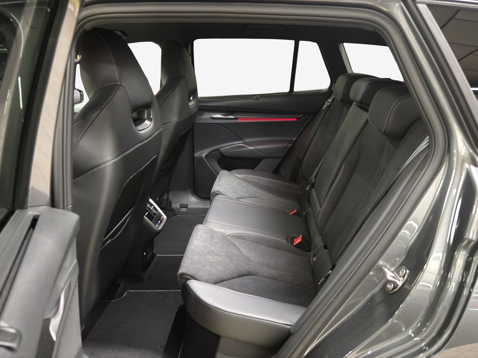SKODA Enyaq 85 Sportline-image-11