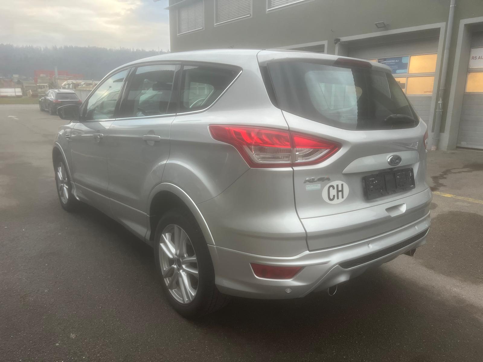 FORD Kuga 2.0 TDCi Titanium 4WD PowerShift-image-3