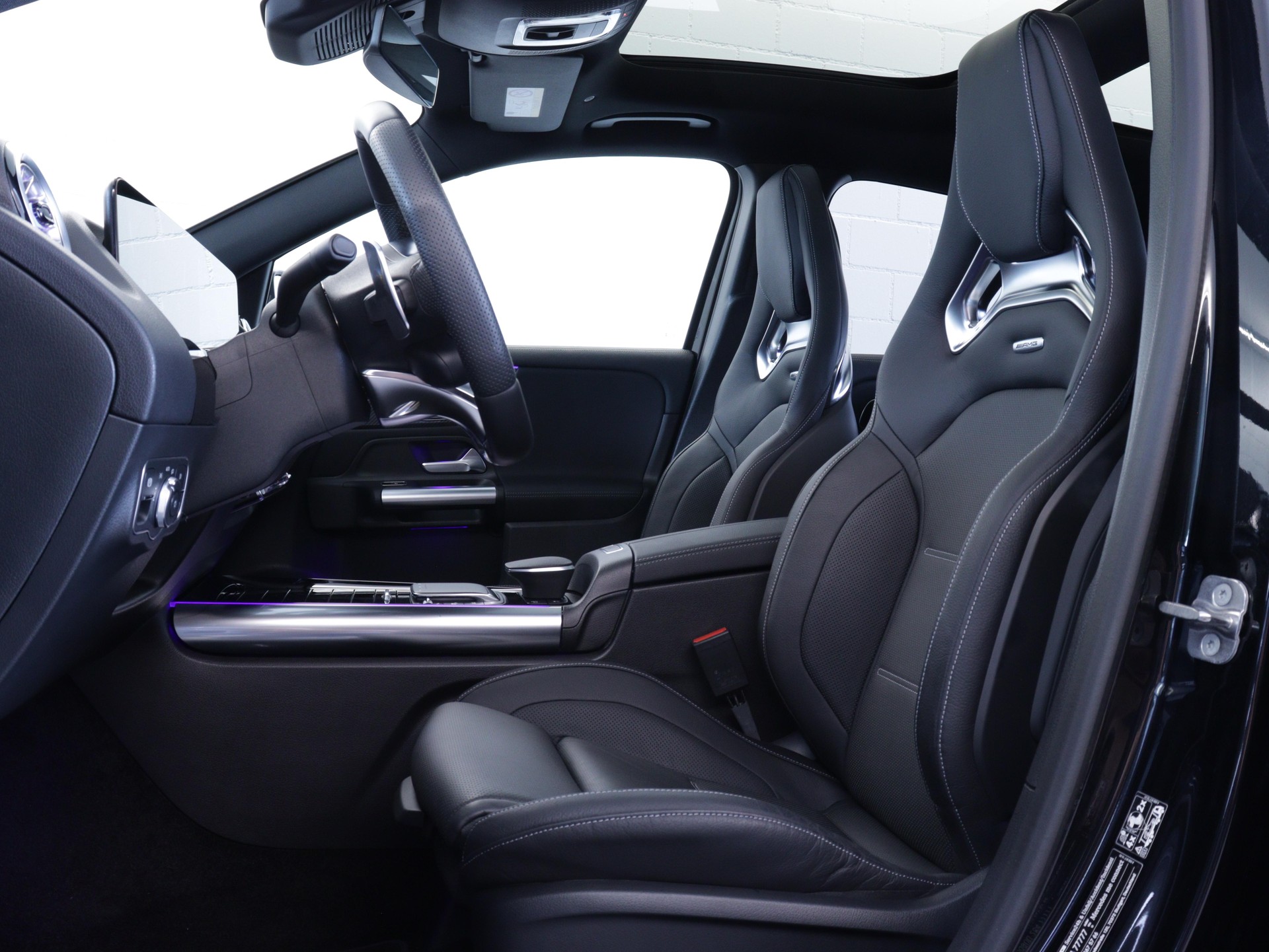 MERCEDES-BENZ GLA 35 AMG 4matic-image-9