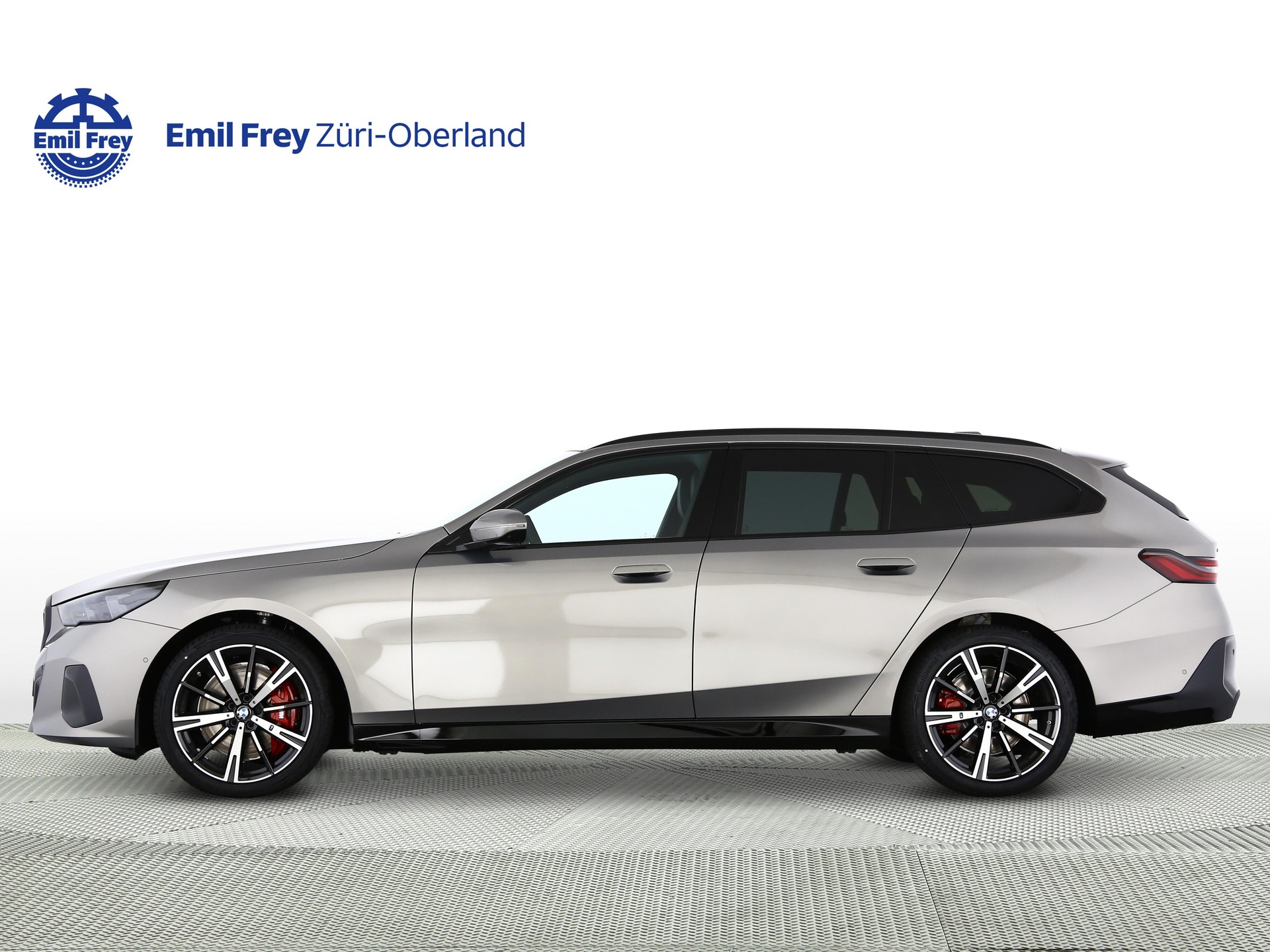 BMW 540d xDrive Touring-image-1