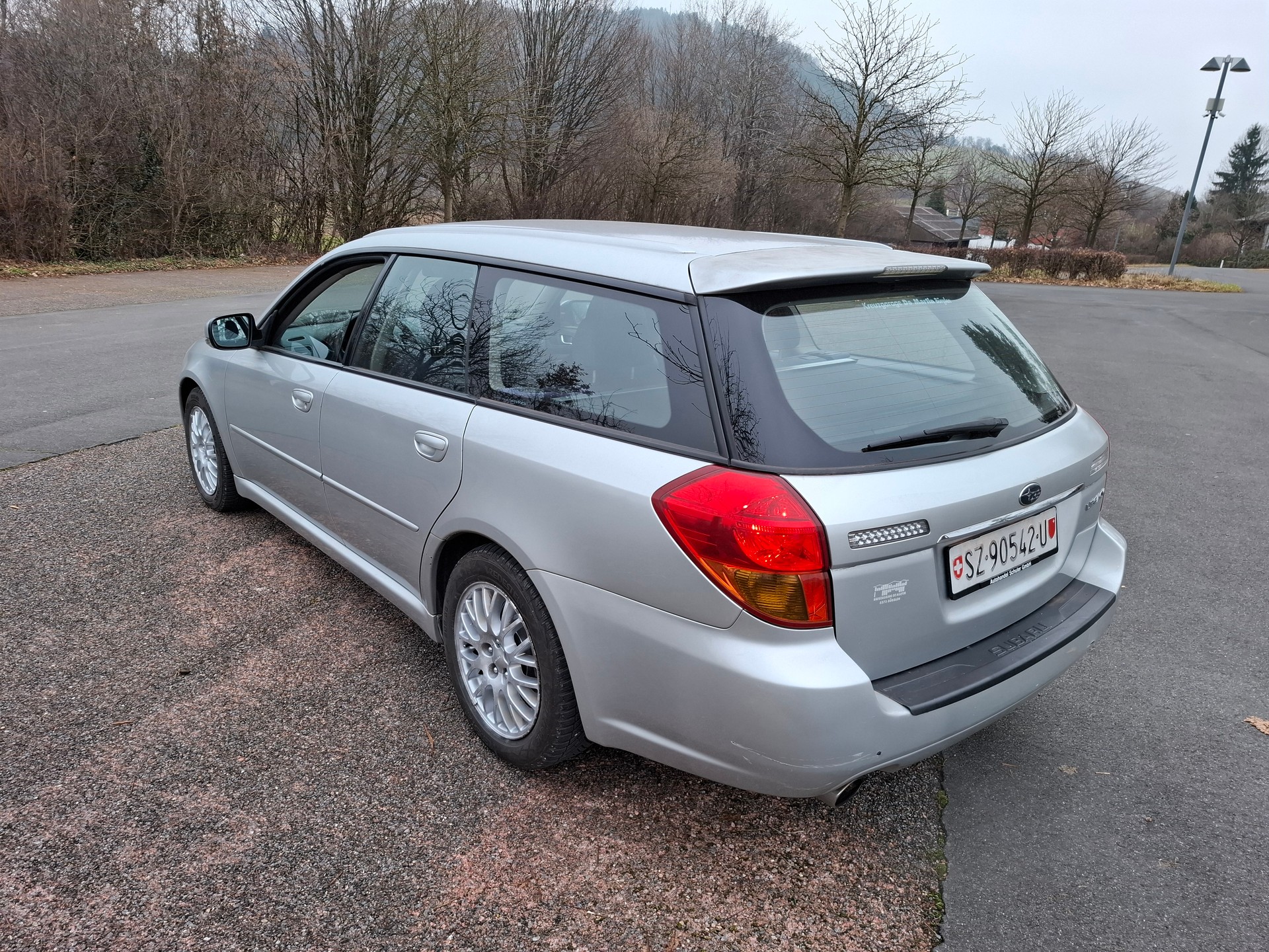 SUBARU Legacy 2.0R AWD Swiss-image-4