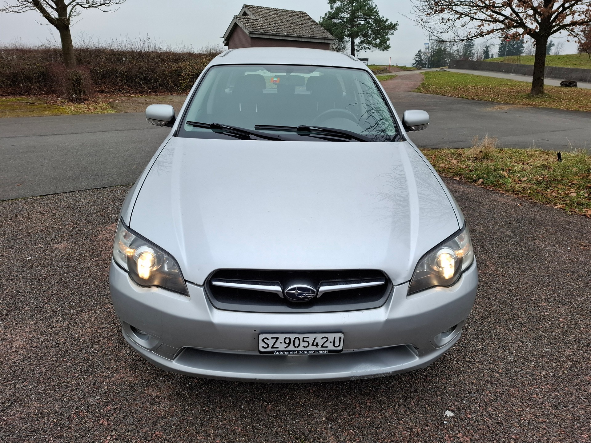 SUBARU Legacy 2.0R AWD Swiss-image-1