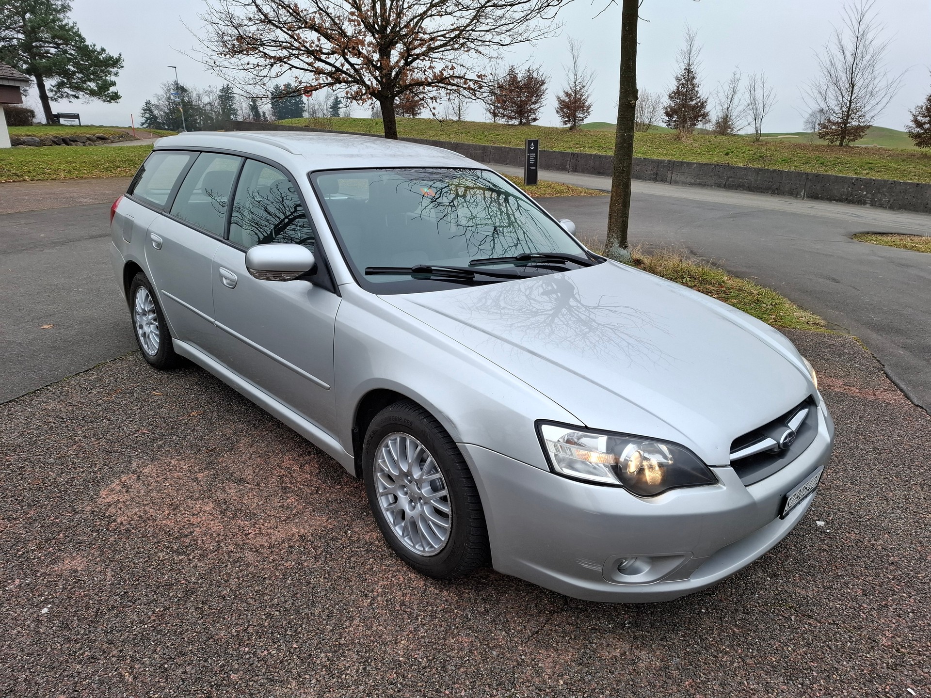 SUBARU Legacy 2.0R AWD Swiss-image-0