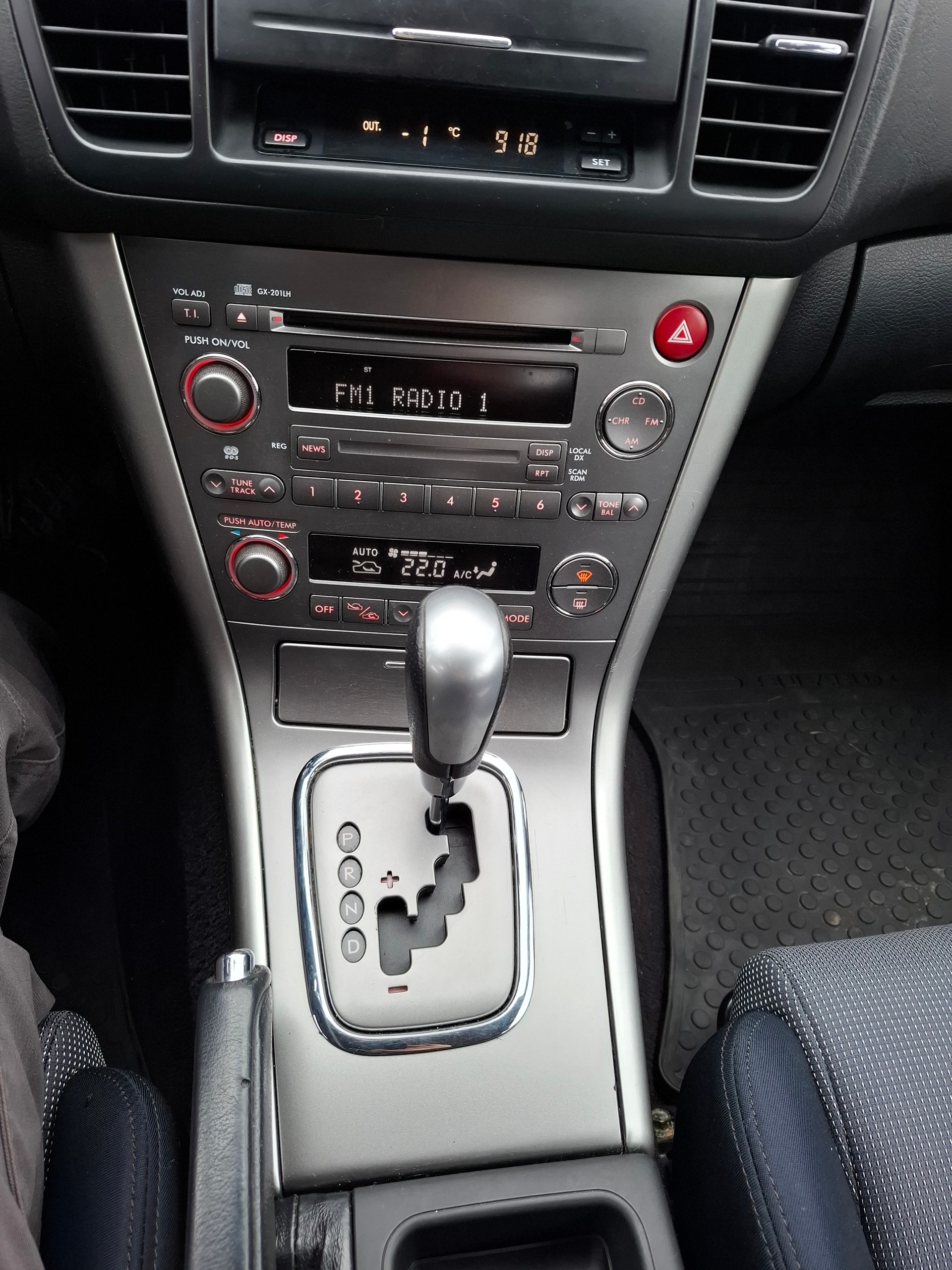 SUBARU Legacy 2.0R AWD Swiss-image-12
