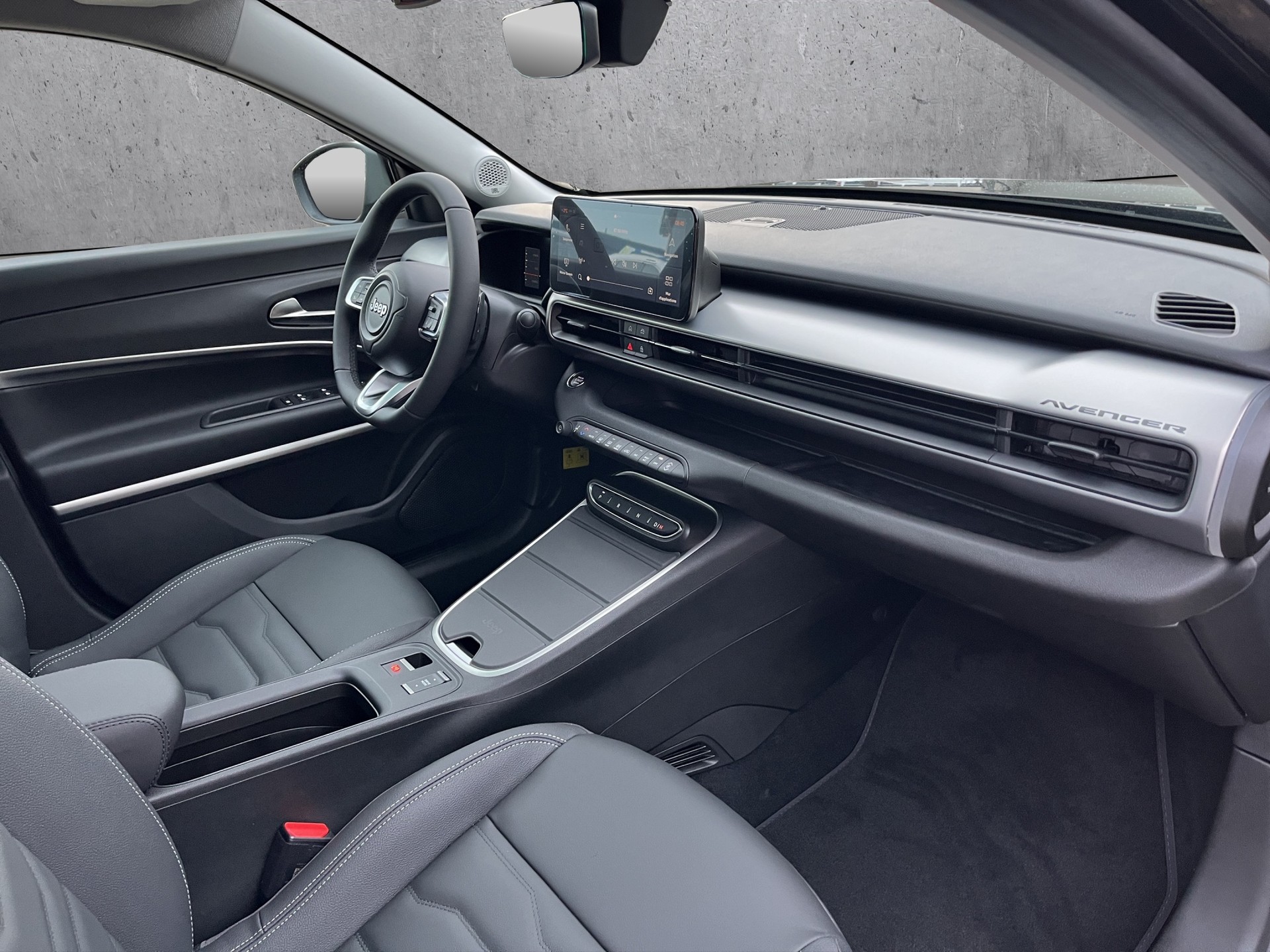 JEEP Avenger 1.2 MHEV Summit-image-11