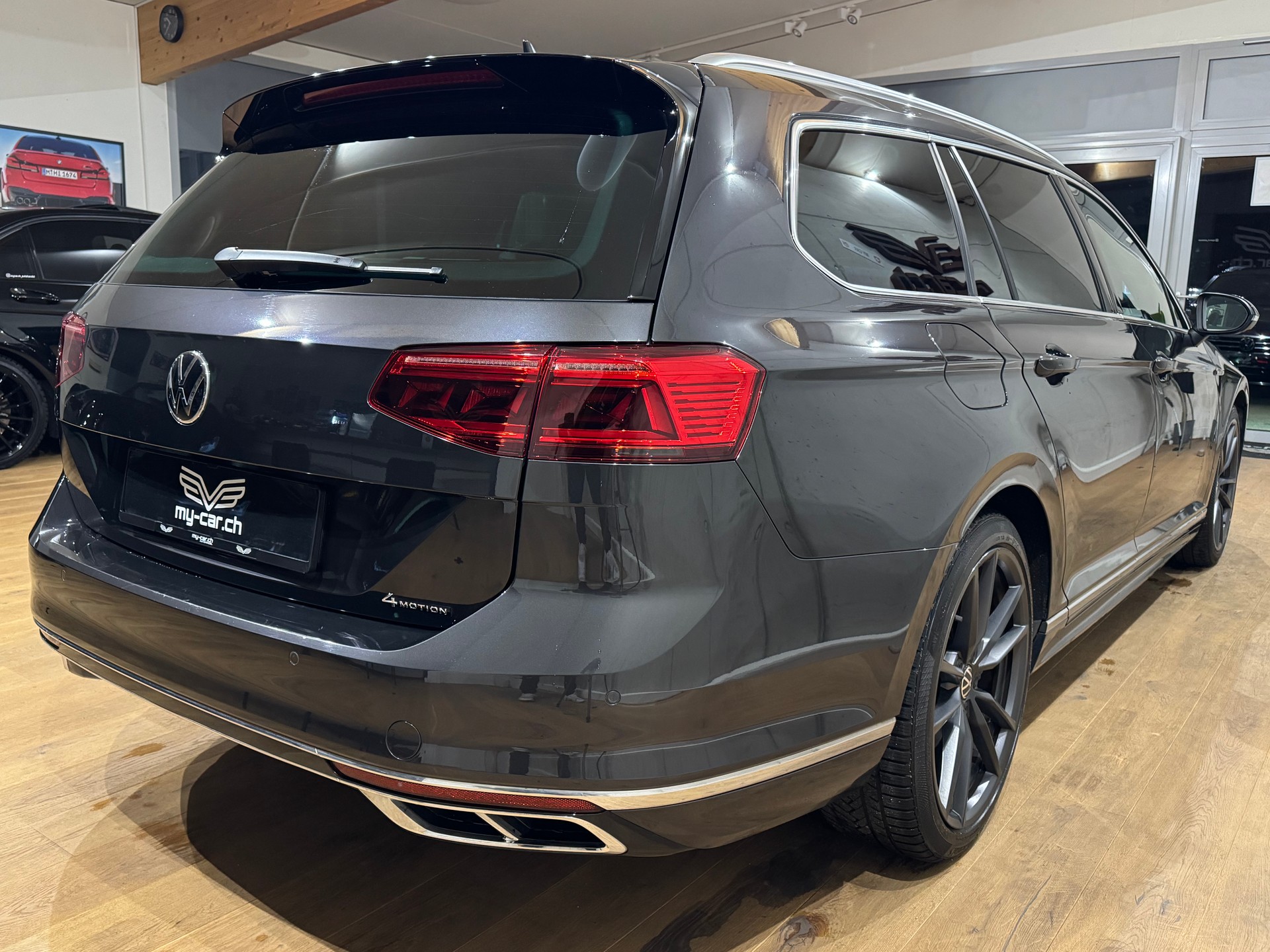 VW Passat Variant 2.0 TSI Elegance R-Line 4Motion DSG || HEAD UP || HARMAN KARDON || PANORAMA || 360 || VIRTUAL || APPLE CARPLAY-image-11