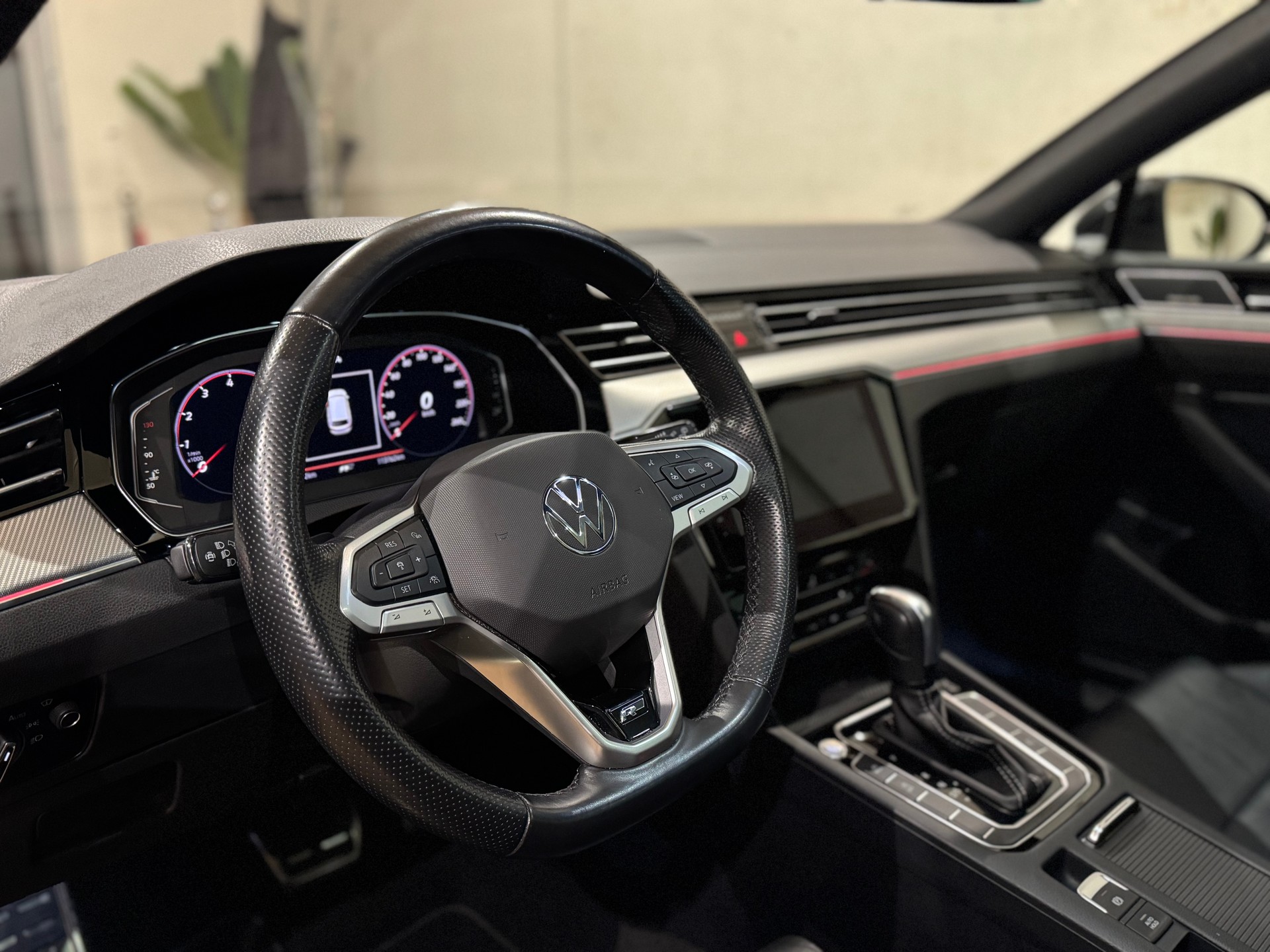 VW Passat Variant 2.0 TSI Elegance R-Line 4Motion DSG || HEAD UP || HARMAN KARDON || PANORAMA || 360 || VIRTUAL || APPLE CARPLAY-image-19