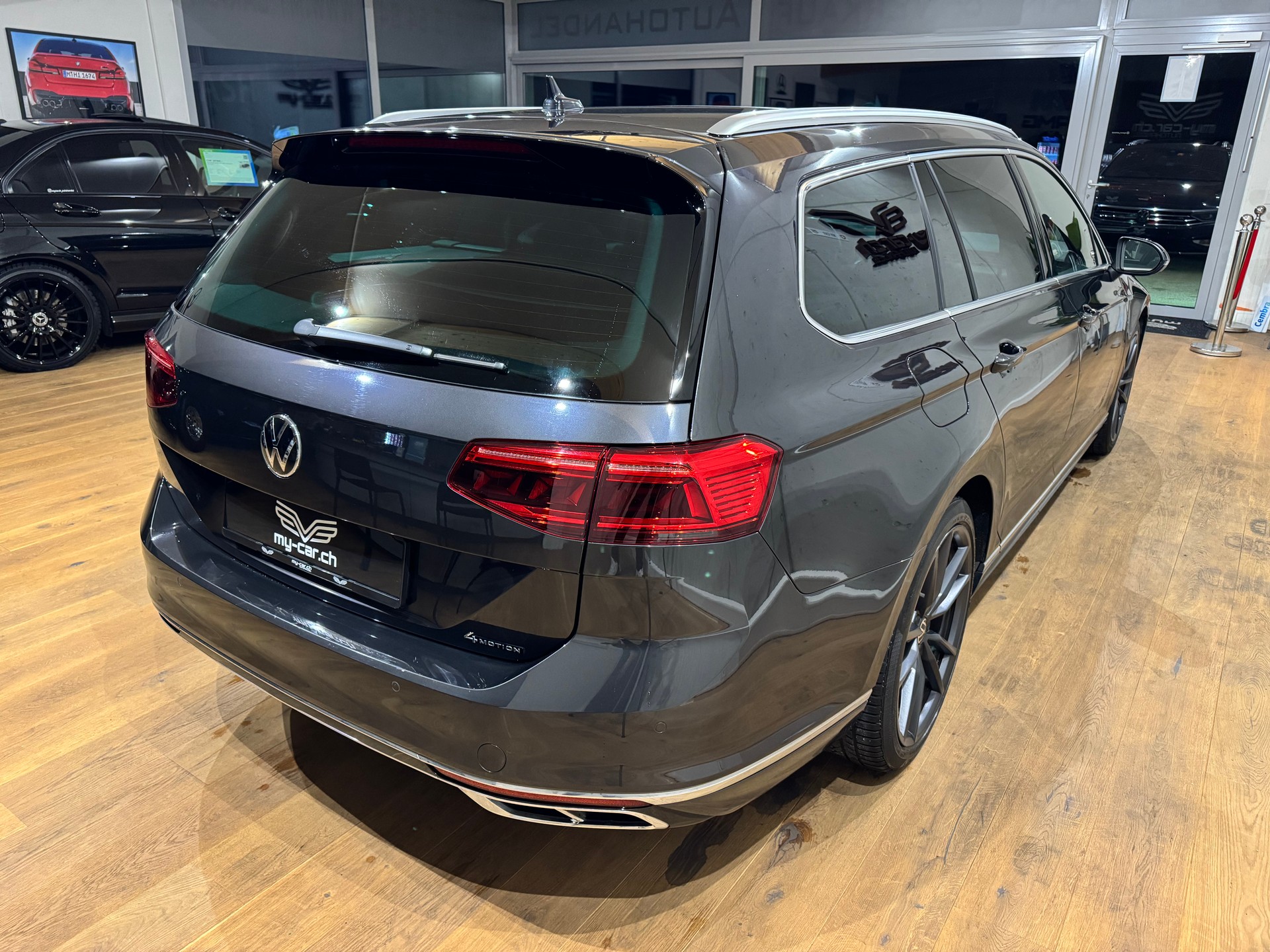 VW Passat Variant 2.0 TSI Elegance R-Line 4Motion DSG || HEAD UP || HARMAN KARDON || PANORAMA || 360 || VIRTUAL || APPLE CARPLAY-image-12