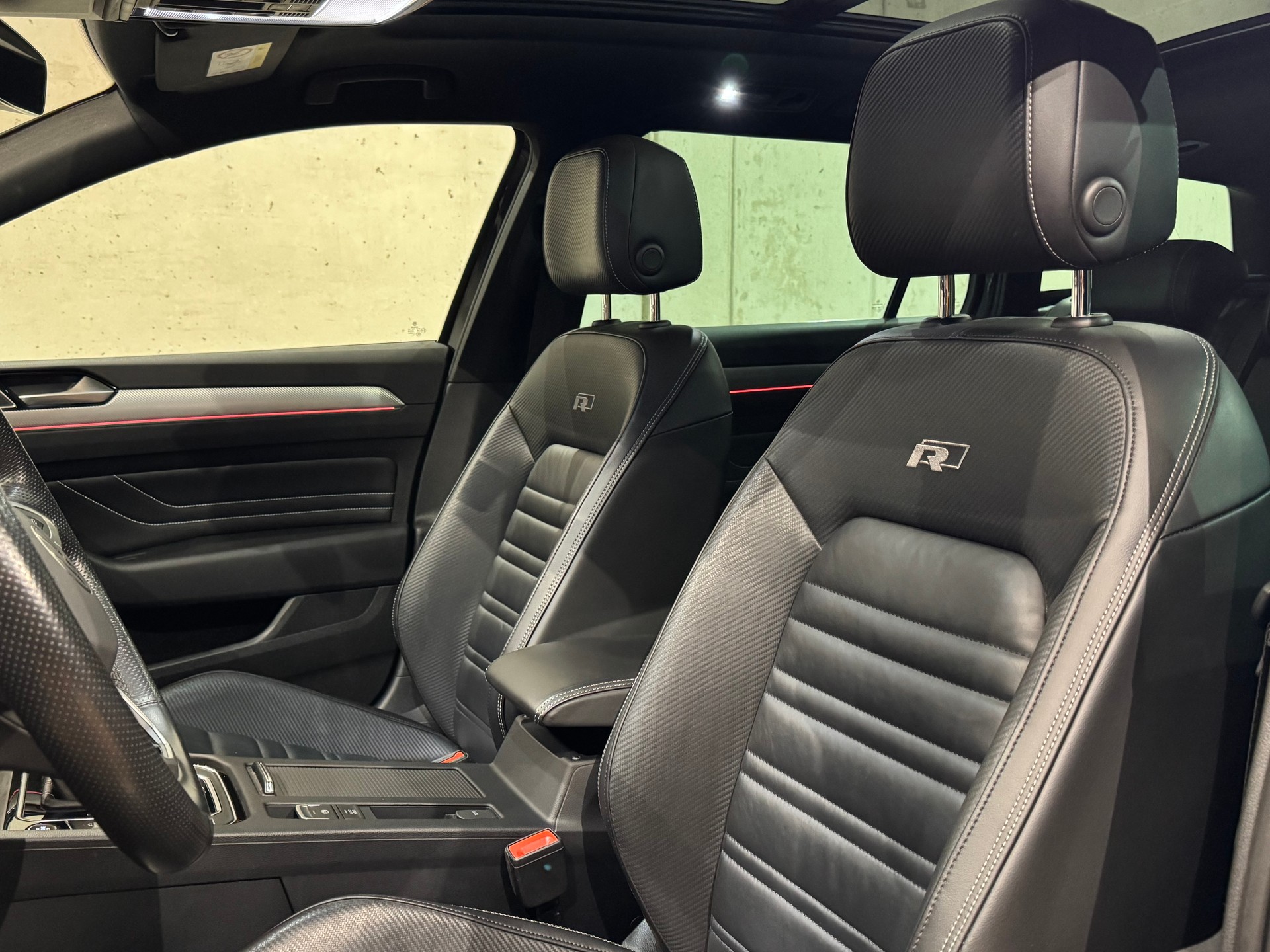 VW Passat Variant 2.0 TSI Elegance R-Line 4Motion DSG || HEAD UP || HARMAN KARDON || PANORAMA || 360 || VIRTUAL || APPLE CARPLAY-image-18
