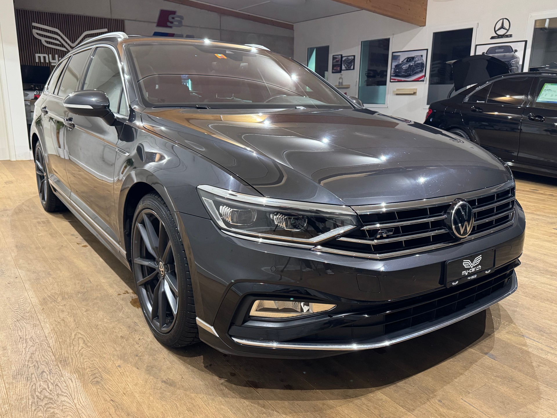 VW Passat Variant 2.0 TSI Elegance R-Line 4Motion DSG || HEAD UP || HARMAN KARDON || PANORAMA || 360 || VIRTUAL || APPLE CARPLAY-image-13