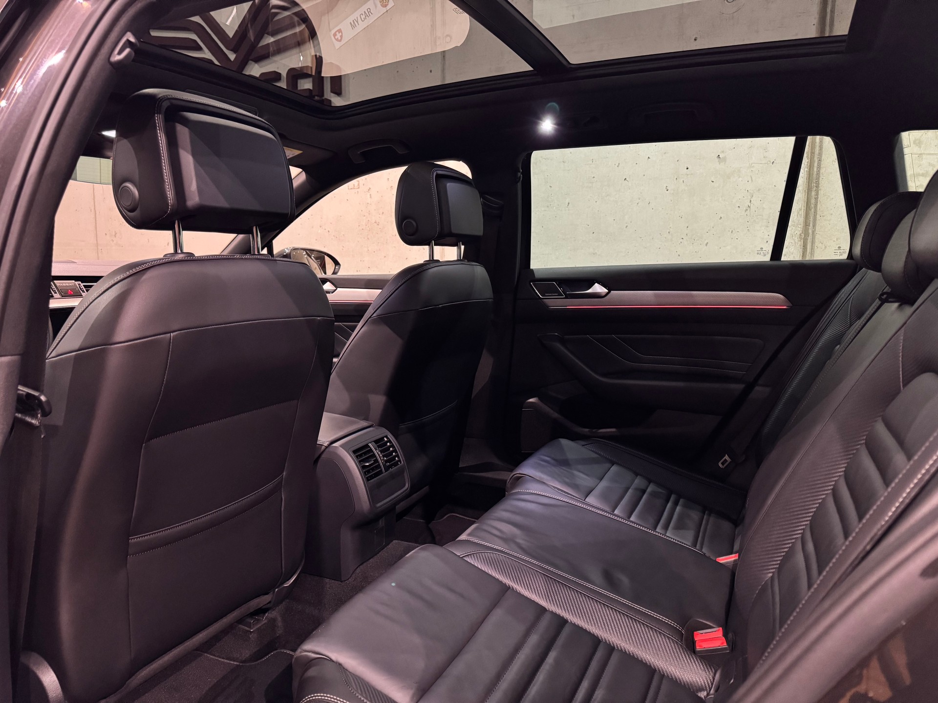 VW Passat Variant 2.0 TSI Elegance R-Line 4Motion DSG || HEAD UP || HARMAN KARDON || PANORAMA || 360 || VIRTUAL || APPLE CARPLAY-image-28