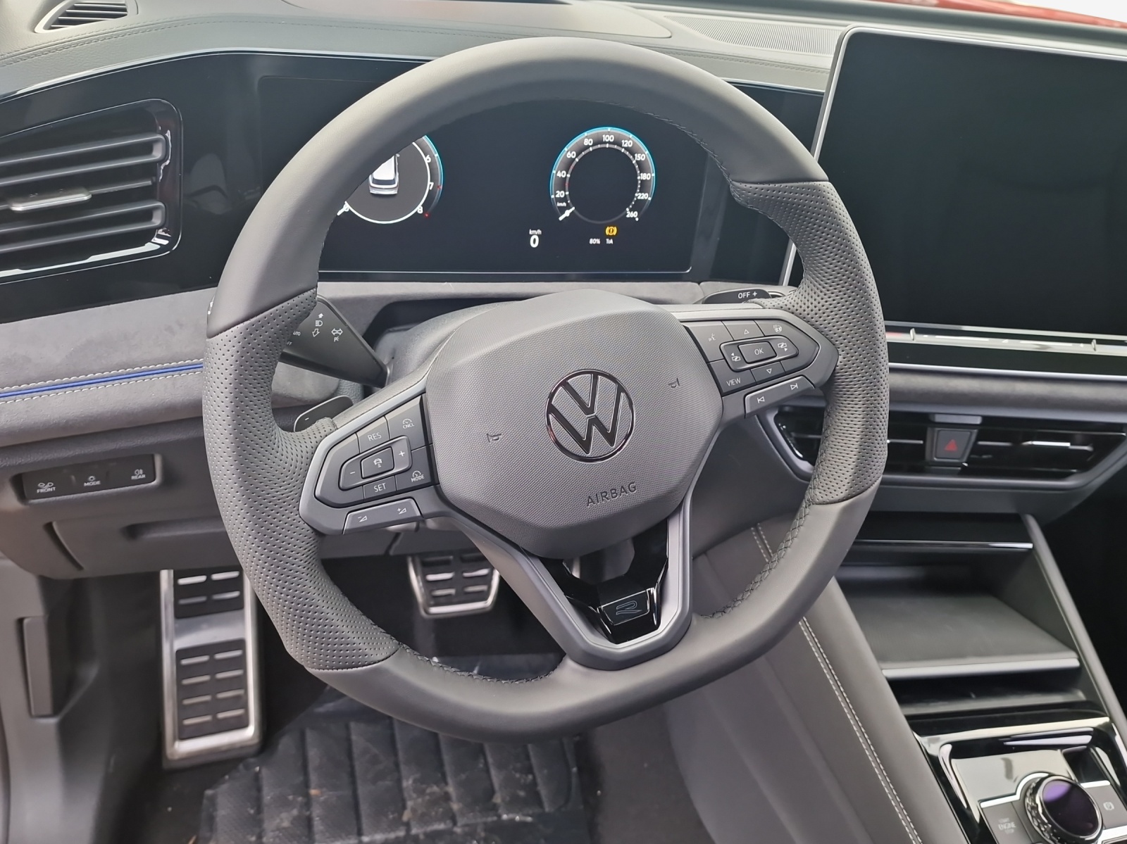 VW Tiguan 2.0 TSI DSG R-Line 4Motion-image-9