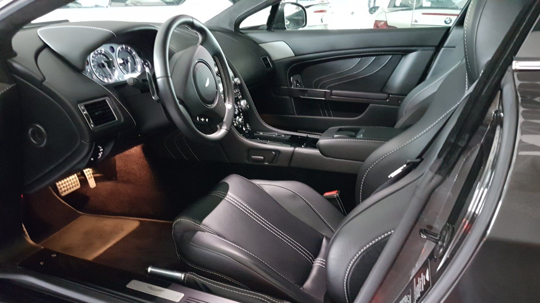 ASTON MARTIN V8 Vantage 4.7 S Sportshift-image-5