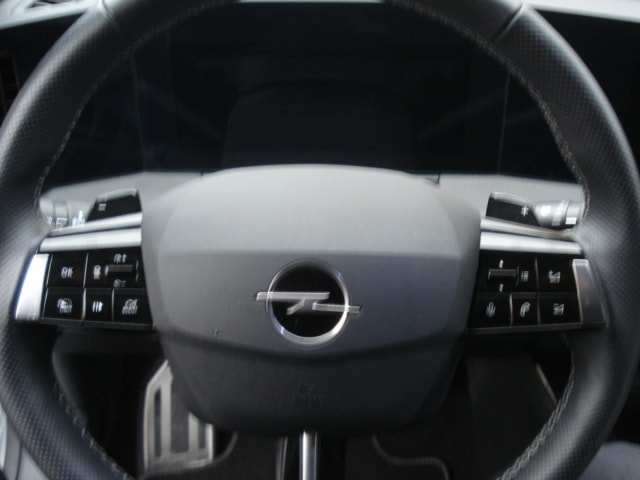 OPEL Astra 1.6 PHEV Turbo Swiss A-image-6