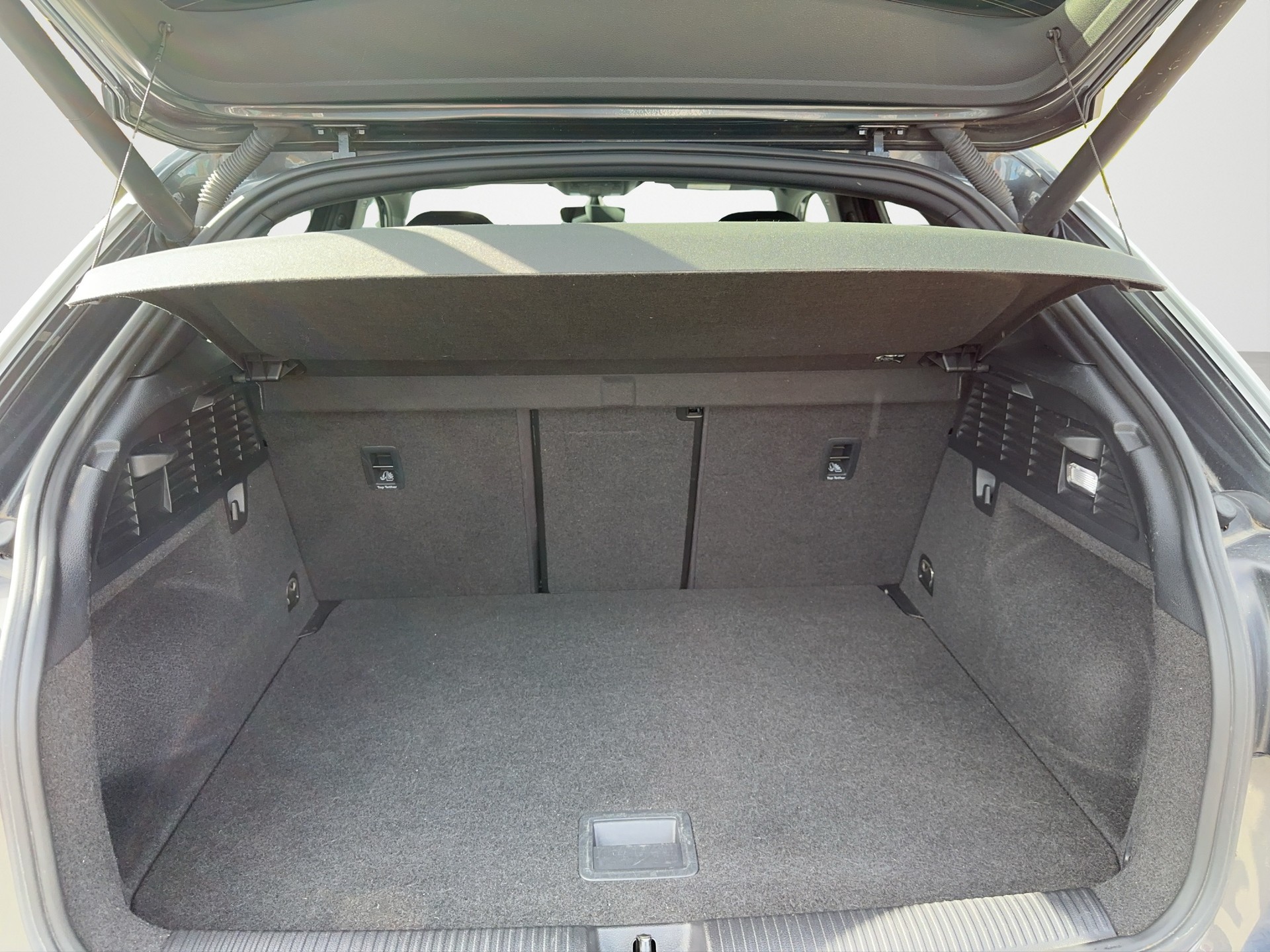 AUDI Q2 40 TFSI Sport Attraction quattro S-tronic-image-14