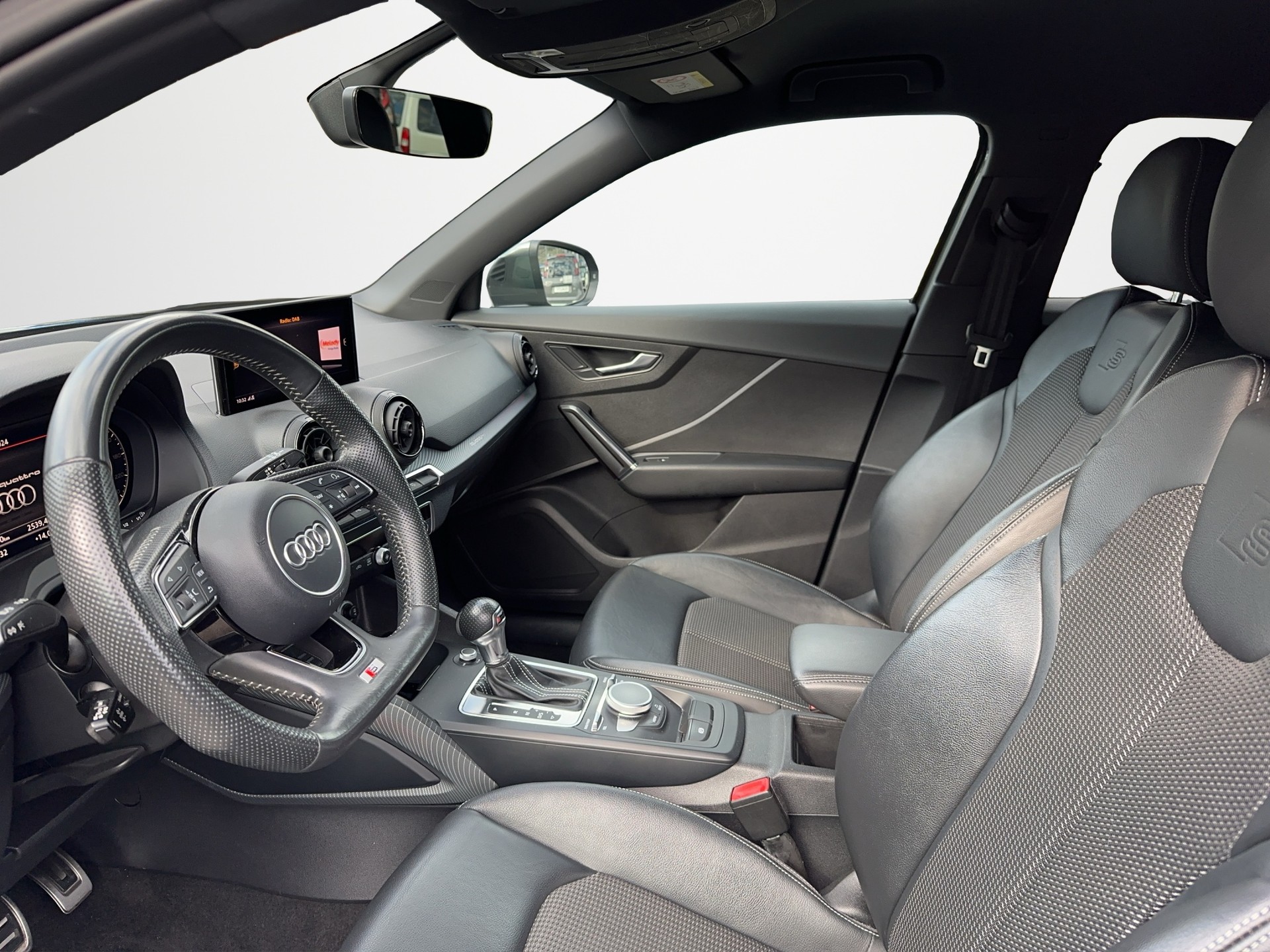 AUDI Q2 40 TFSI Sport Attraction quattro S-tronic-image-8