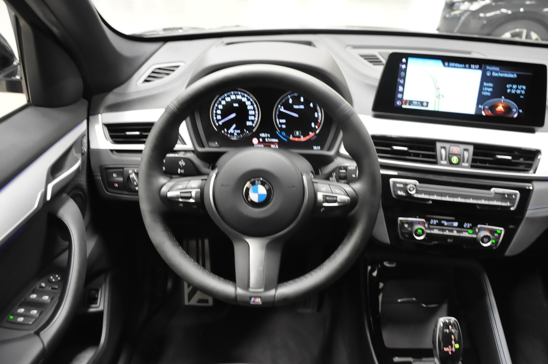 BMW X1 xDrive 25d M Sport Steptronic-image-17