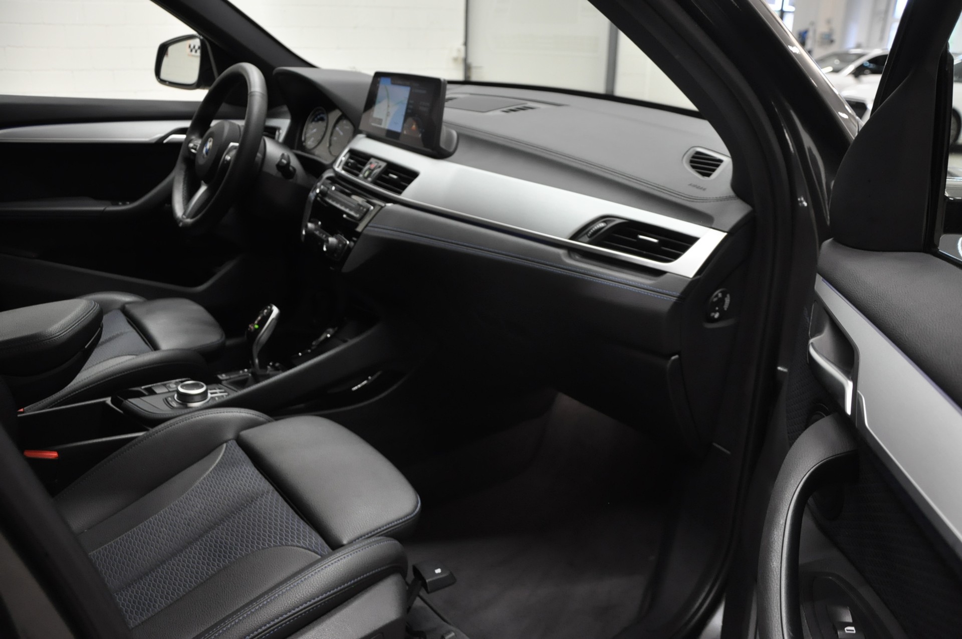BMW X1 xDrive 25d M Sport Steptronic-image-12