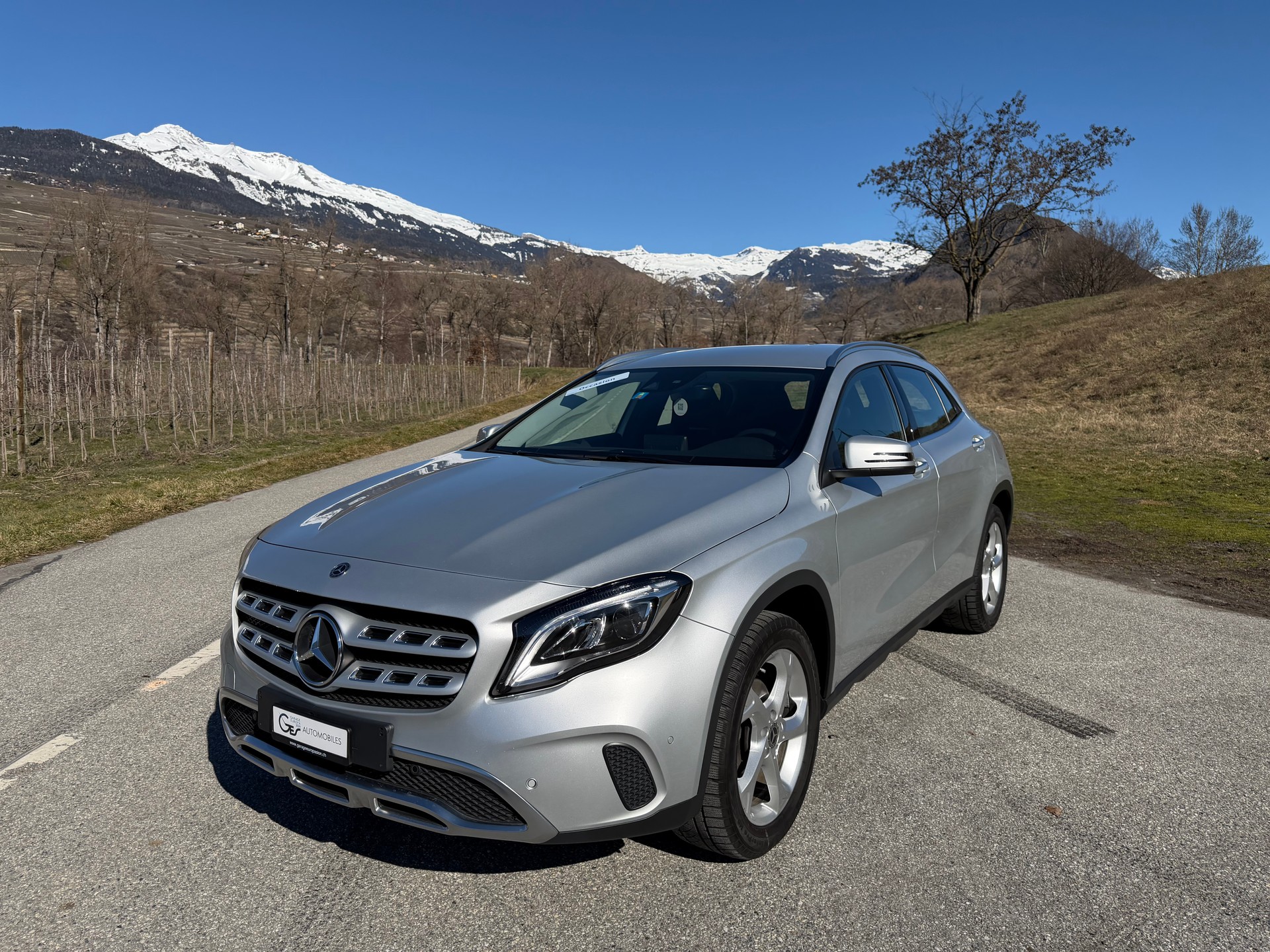 MERCEDES-BENZ GLA 180 Urban 7G-Tronic