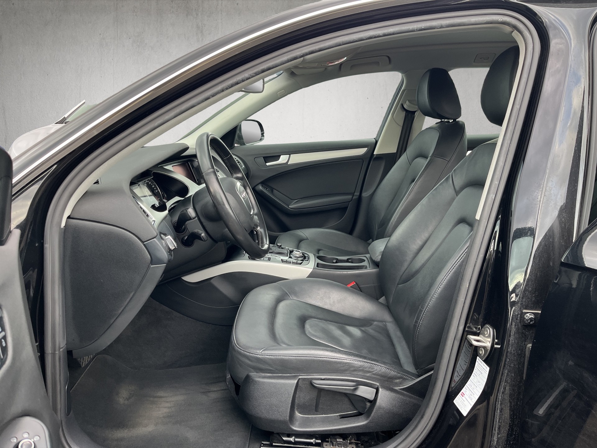AUDI A4 Avant 1.8 TFSI multitronic-image-9