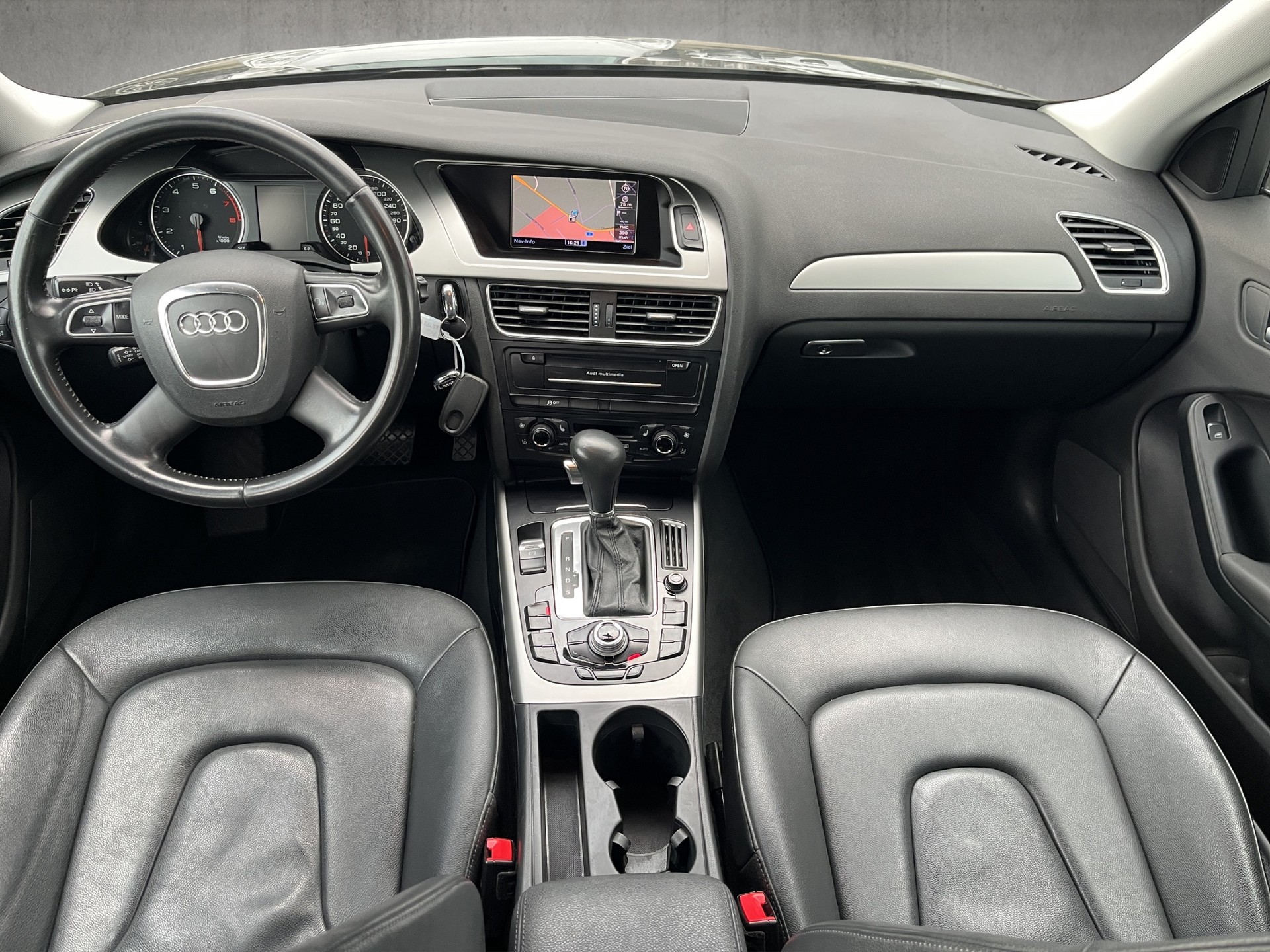 AUDI A4 Avant 1.8 TFSI multitronic-image-13