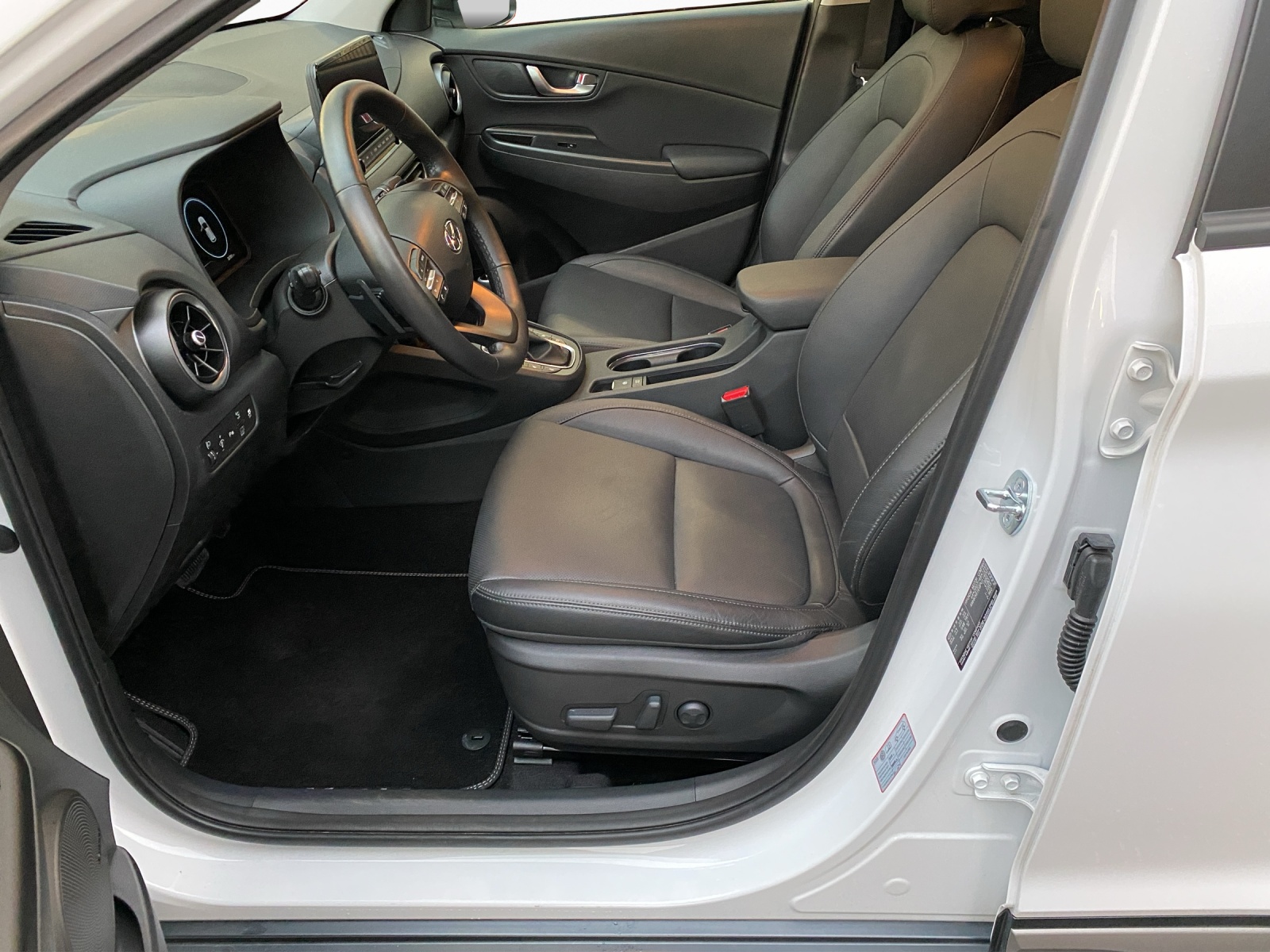 HYUNDAI Kona 1.6 GDi Hybrid Vertex-image-9