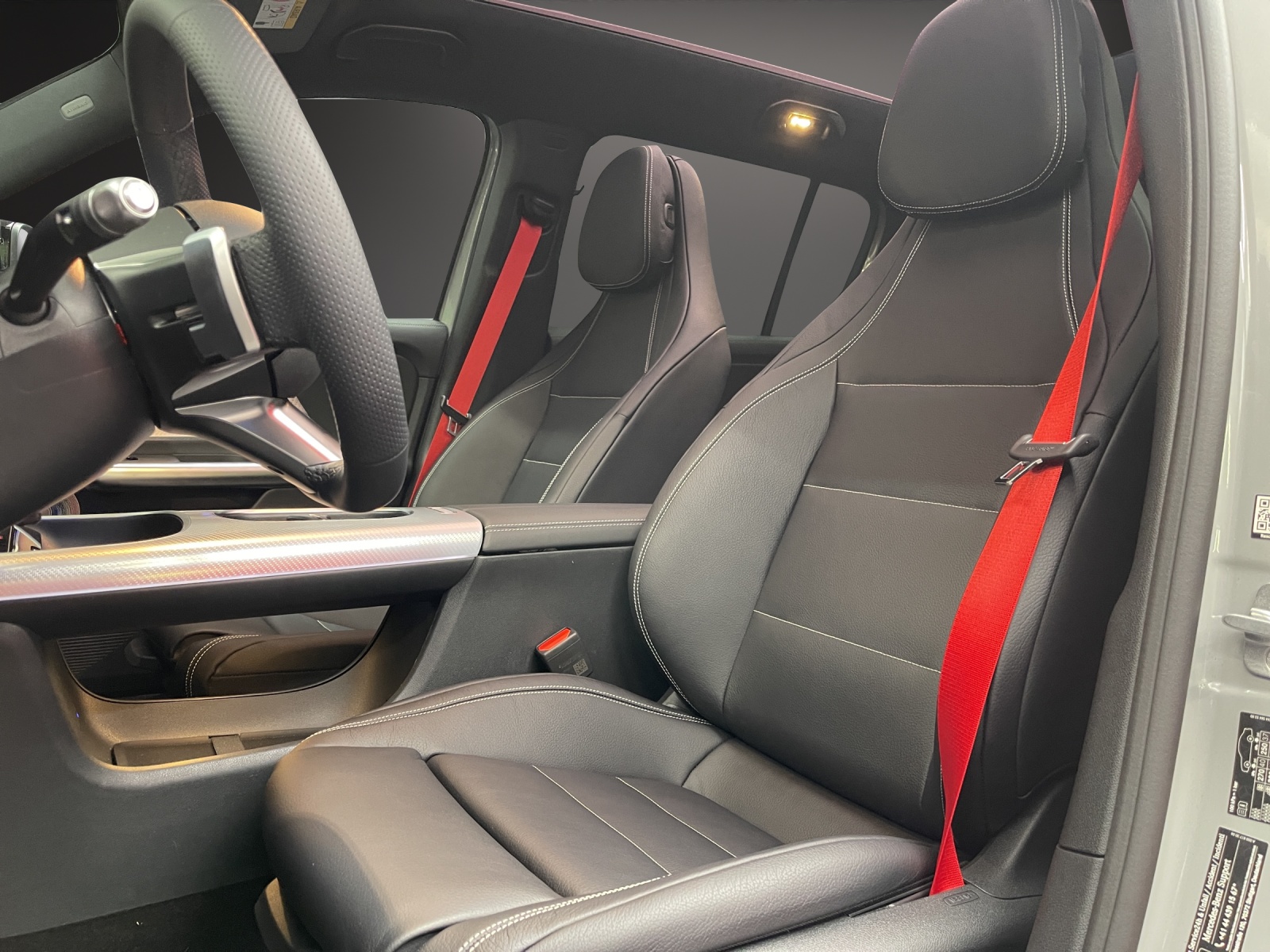 MERCEDES-BENZ GLB 350 4MATIC with EQ Technology-image-9