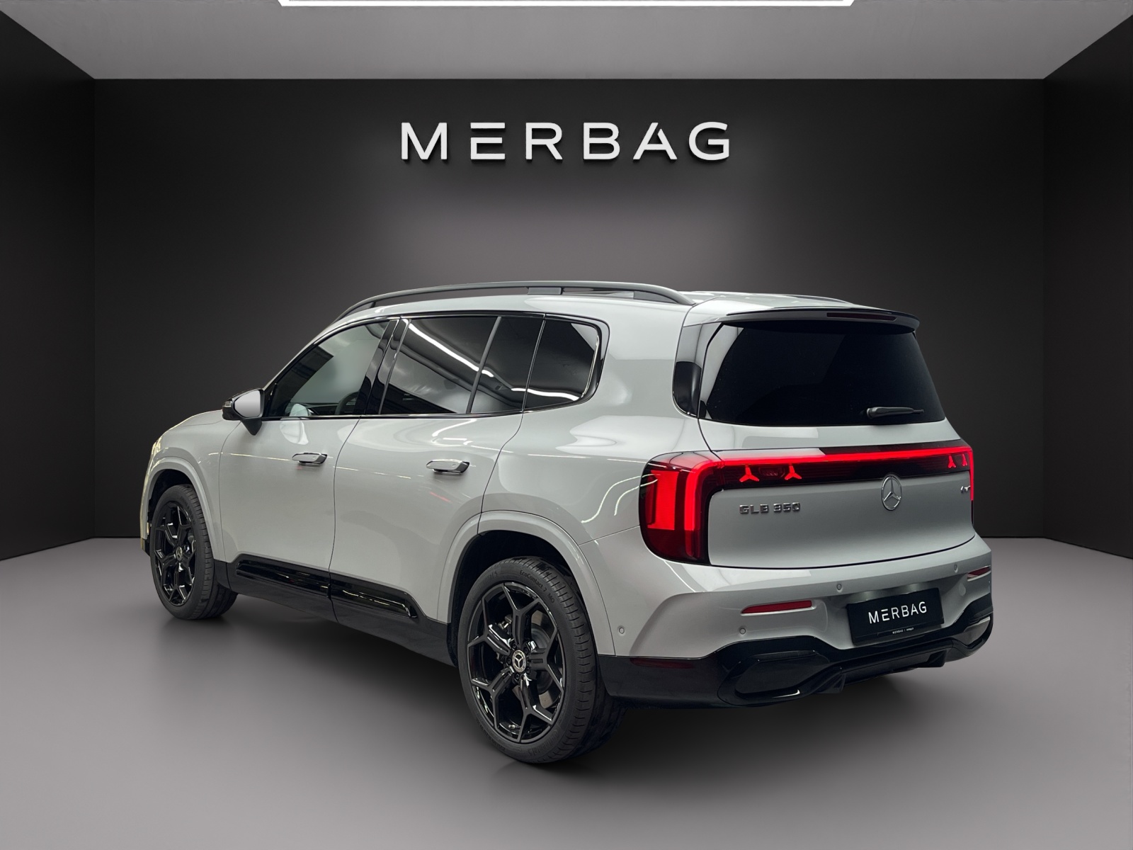 MERCEDES-BENZ GLB 350 4MATIC with EQ Technology-image-3