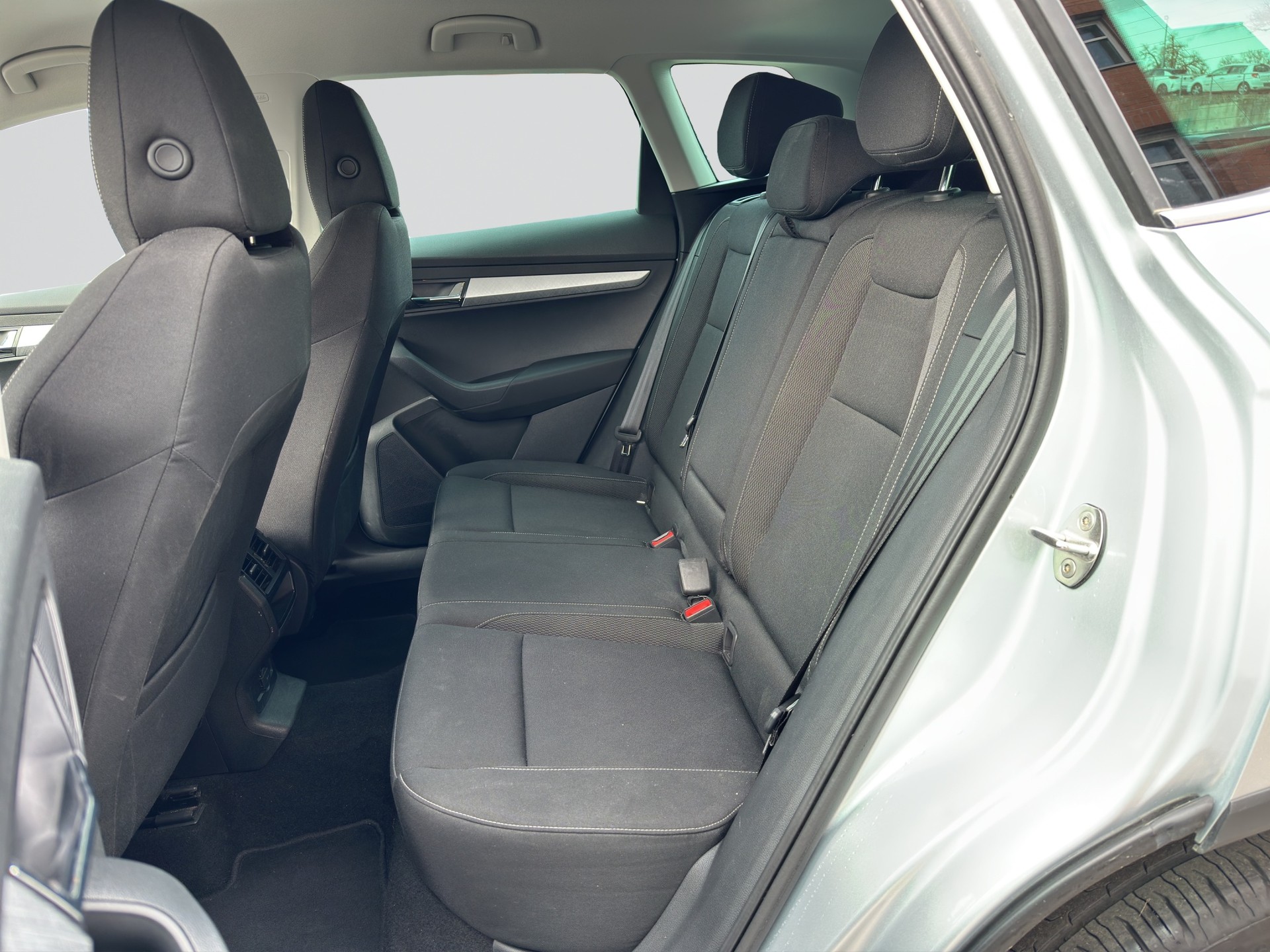 SKODA Karoq 1.5 TSI Selection DSG-image-7