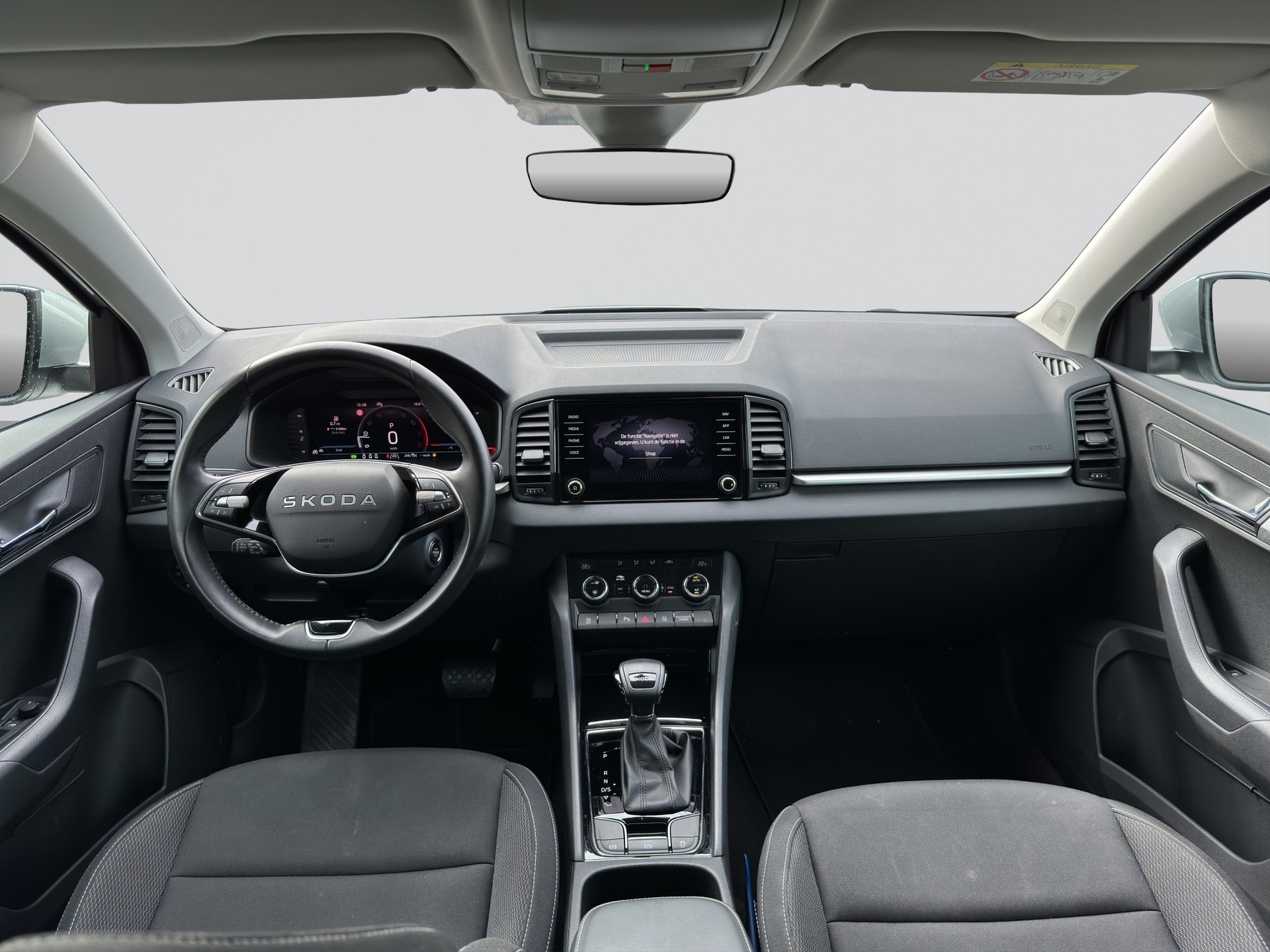 SKODA Karoq 1.5 TSI Selection DSG-image-12